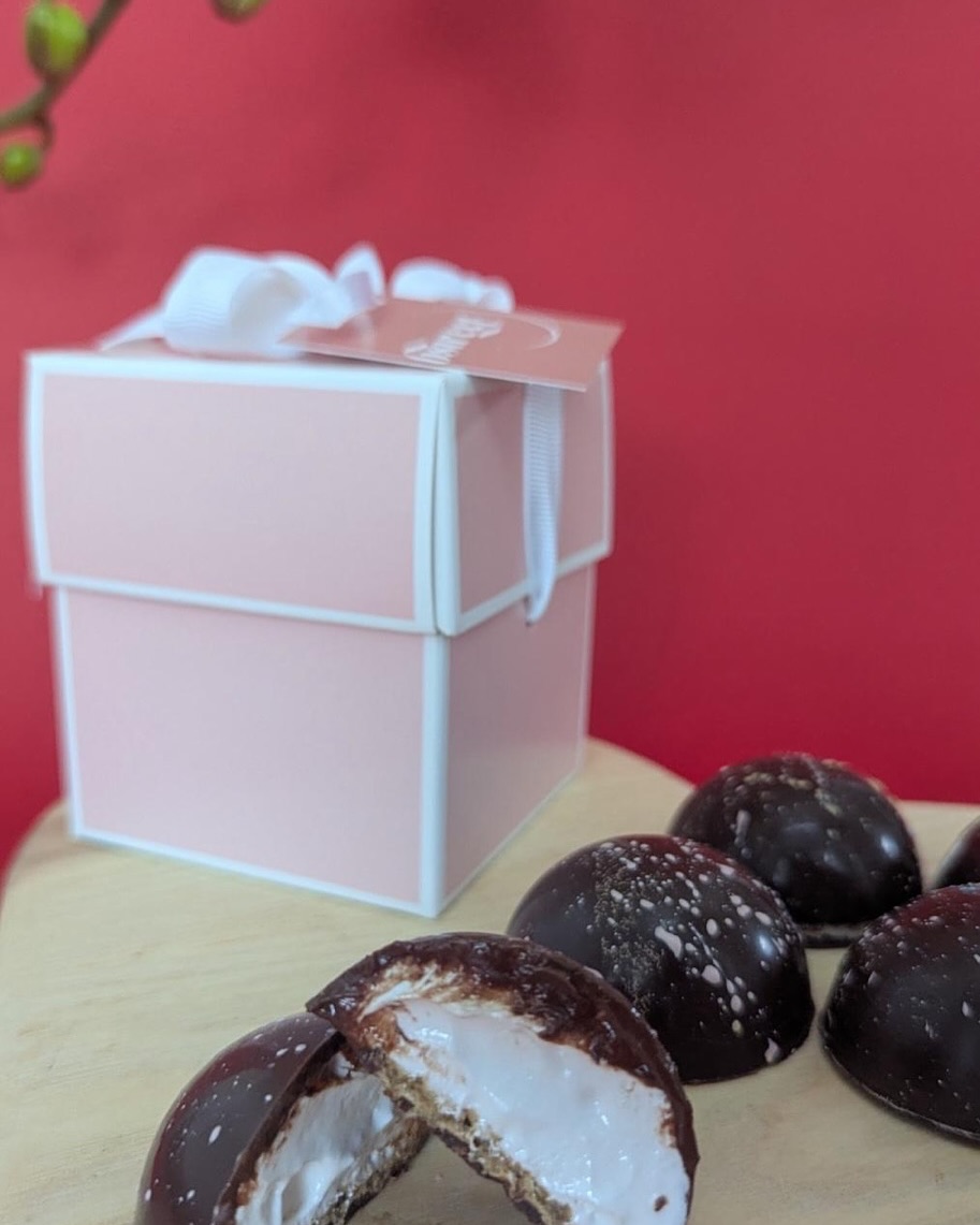 Who deserves a Bsweet surprise this weekend?!
#paodemel #gifttoronto #sweetmoments #chocolategifts #bsweettoronto #calebautchocolate