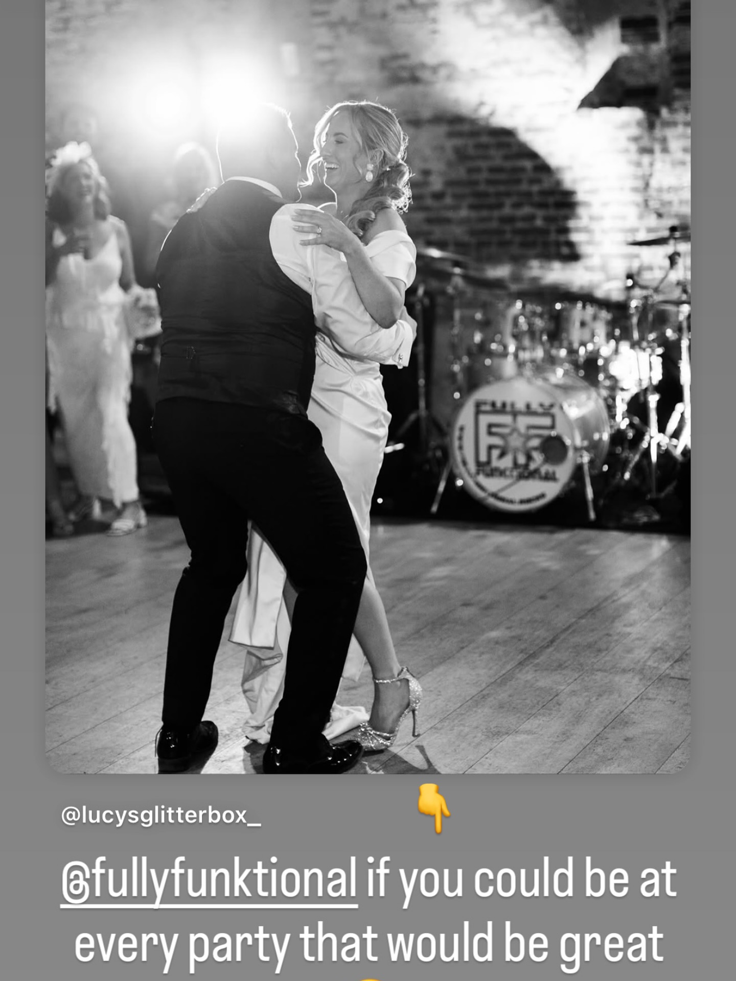 @lucysglitterbox_ we are working on cloning ourselves so we can be at every party - that’s the dream right there 😜 😘
❤️FF
.
.
.
#livemusic #instadaily #eventprofs #singing #eventplanning #party #wedding #weddingplanner #weddingband #partyband #livemusic #singers #entertainment #coversband #sax #luxuryevents #showband #covers #eventprofsuk #instagood #instawedding #luxurywedding #bestband #bestparty #lookinggood #weddingreception #fullyfunktional #weddingmusic #horns