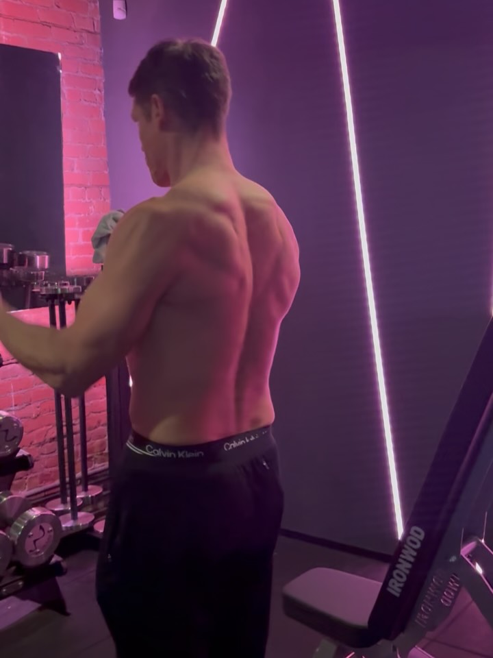 I squeezed a workout in at the end of a long day….@vanguard_vancouver