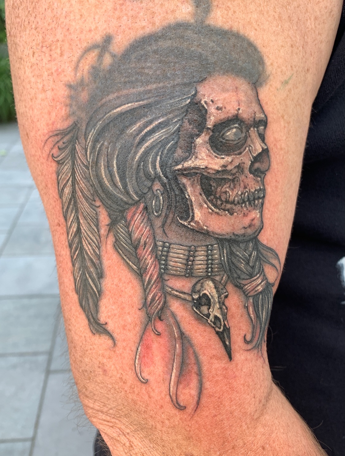 Little Free Hand CoverUp
⠀
Client - “Hey, can you somehow “skullify” that?”
Me - “Yeah, hold my Coffee!” 💀
⠀
After → Before
⠀
#skullroxx #skullroxxstudios #tattoodüsseldorf