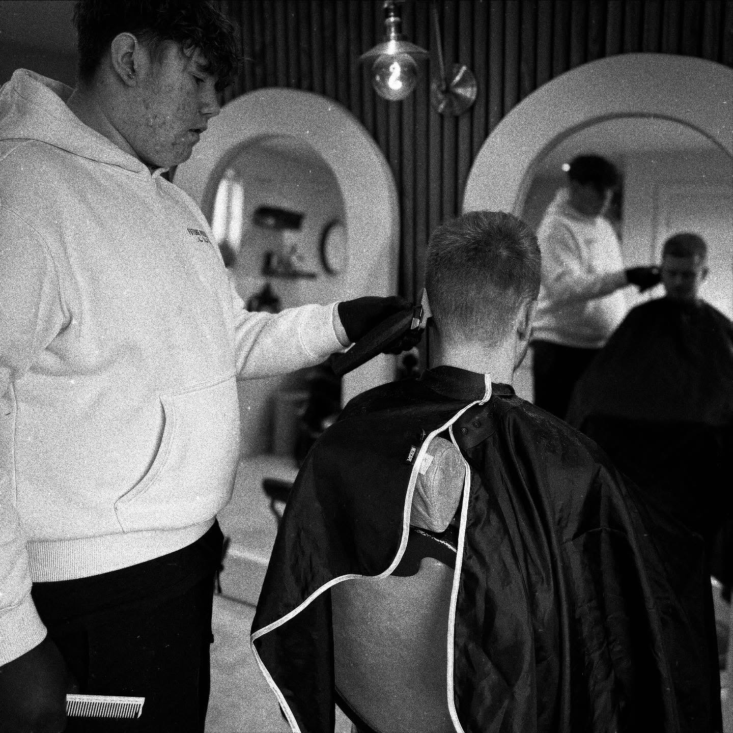 At just 16, Harry is already showing what true commitment looks like.
A young father investing in himself, building a career and a future through barbering.
Determined, focused, and proving that with the right mindset - anything is possible.
#BritishSchoolOfBarbering #BarberJourney #NextGeneration #InvestInYourself #BarberingCareer #YoungFather