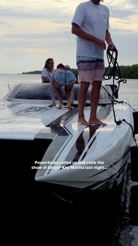 While downtown was buzzing with powerboat races… Geiger Key Marina had some fun of its own. 🚤🏁🌅
Powerboats rolled in with a little dock and dine takeover... and even Kevin — Geiger Key's "resident Great White Heron" — immediately decided he was the captain now. Kevin definitely gets #SoKeyWest approval 💯 We LOVE Kevin 🫶🏽
Looking for killer sunset views, waterfront dining, and even a spot to tie up your boat to dock and dine? You've gotta check out @geigerkeymarina
--- just 10 miles outside Key West 📍
FIND ALL THE LOCAL FUN at sokeywest.com (visit site to download the app!)
🎵 Live Music
🍺 Happy Hours
🗓 Events
#GeigerKeyMarina #PowerboatTakeover #PowerboatRaces #KevinTheHeron #GreatWhiteHeron #OnlyInTheKeys #KeyWestVibes #IslandTime #MarinaLife #FloridaKeysLife #SunsetScene #YouShouldHaveBeenHere #KeyWest #BoatLife