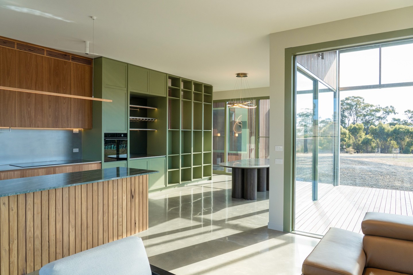A kitchen built for entertaining: generous bench space, sleek appliances, and perfectly positioned between the lounge and dining.
.
.
.
.
.
.
#buildtrend #buildtrendhomes #masterbuilder #sustainablebuilding #macedonrangesbuilder #victorianbuilder #australianarchitecture #architecturevictoria #customhome #kitchendesign #interiorarchitecture
