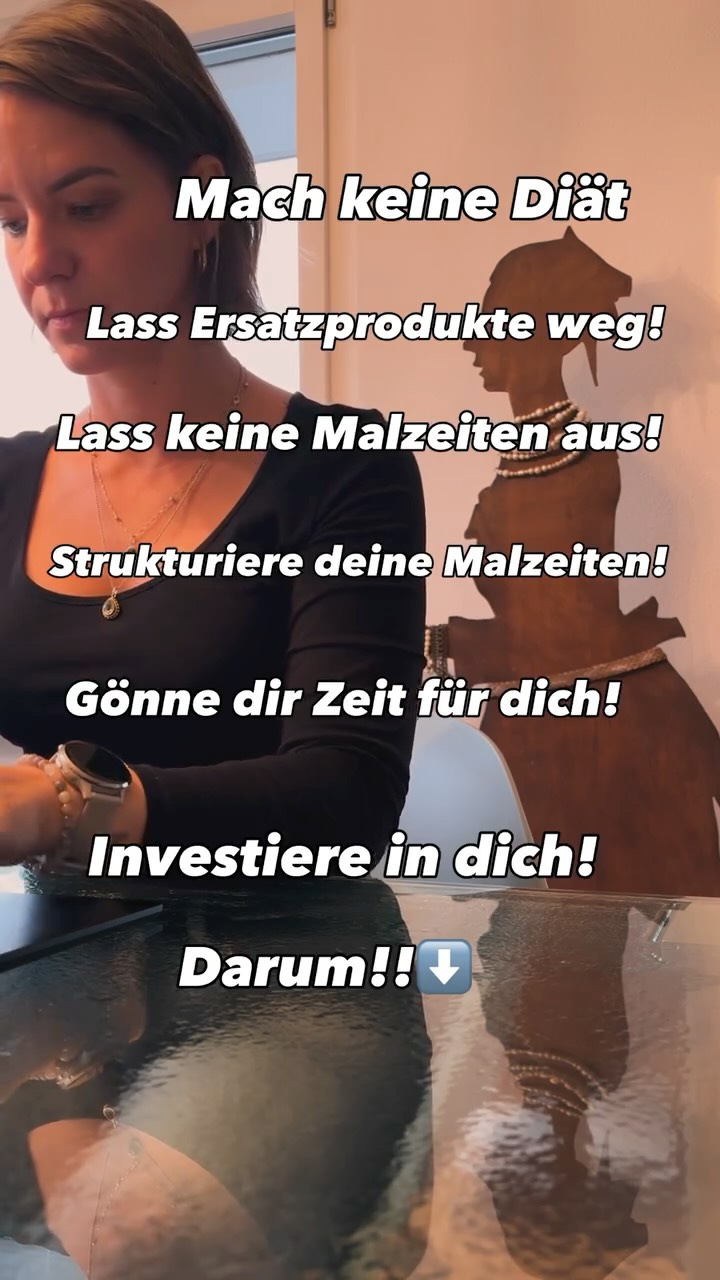 Vom Shake zur echten Mahlzeit 🥗✨
Als ich im Juni mit meiner Kundin gestartet bin, wollte sie weg von Ersatzprodukten wie Herbalife – hin zu echtem Essen, das sättigt, schmeckt und funktioniert. 💪
Wir haben gemeinsam ihre Ernährung aufgebaut: regelmässige Mahlzeiten, ausgewogene Makros, genug Regeneration & Struktur im Alltag. Und das Resultat? 🔥
✅ Gewicht: von 79 kg auf 74.3 kg
✅ Körperfett: von 30.2 % auf 24 %
✅ Mehr Muskelvolumen
✅ Weniger Wassereinlagerungen
✅ Bessere Regeneration & Energie
Sie isst heute mit Genuss, zusammen mit ihrer Familie 🥘❤️
Ihre Kinder machen mit, probieren neue Gerichte aus und sie sagt:
„Ich hätte nie gedacht, dass ich so viel essen darf – und trotzdem abnehme!“
Das ist der Unterschied zwischen Shake-Diät und echtem Ernährungscoaching:
👉 kein Verzicht
👉 kein Jojo
👉 sondern nachhaltige Erfolge & ein gutes Körpergefühl 🌿
Ihr nächster Termin ist schon gebucht – kurz vor Weihnachten, um sie optimal durch die Festtage zu begleiten 🎄✨
Wenn du auch wissen willst, was dein Körper wirklich braucht, melde dich bei mir 💌
Es braucht kein Produkte-Abo, es braucht nur dich, die neusten Erkenntnisse der Ernährungswissenschaft und mich, der dies strukturiert vermittelt - du wirst langfristig profitieren!🙋🏻♀️
Ich zeige dir, wie du gesund, satt & mit Freude durchs Leben gehst 💫
#disernährigscoaching #foodandmind #nachhaltigabnehmen #ohneshake #gesundabnehmen #stoffwechselaktiv #gesundessen #fitimalltag #ernährungscoaching #bodygoals #healthyjourney