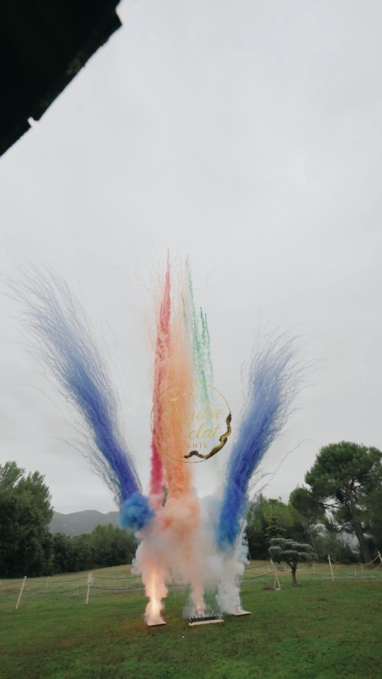 Créez un moment inoubliable pour votre mariage ou votre événement !
Découvrez nos feux de poudre colorée – un spectacle unique en France, avec des jets jusqu’à 30 mètres de haut.
Sans danger et sans trace au sol, pour un rendu spectaculaire en plein jour ✨
Capté au magnifique @domainedelapomme par notre vidéaste @anthony.mallea
Un instant magique qui ne laisse personne indifférent 💫
🔥 Réservez dès maintenant votre show de poudre pour 2025 !
Contactez-nous sur poudredeclatevents.com ou en message privé.
#feuxdepoudre #poudredeclatevents #mariageenprovence #effetsvisuels #showunique #feuxdejour #colorshow #weddingprovence #mariage2026 #ArtisansDeVosÉmotions#