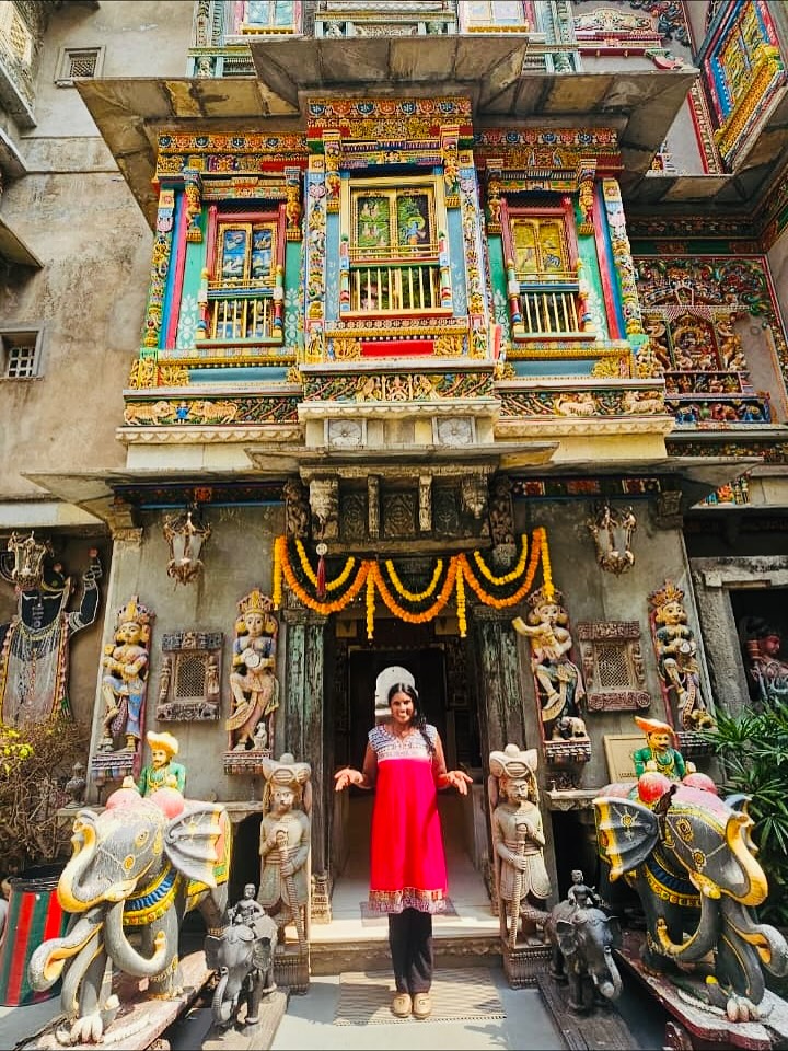 One of the prettiest stores in the world #udaipur #india #travel #explore #happy #shopping #haveli
