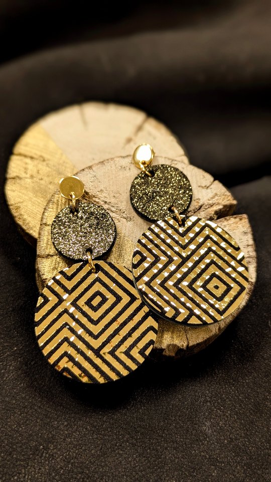 𝕊𝕆𝕀ℝ𝔼𝔼 𝔾𝕀ℝ𝕃𝕊 le VENDREDI 21 NOVEMBRE | ACT II
ènement :)
Vous aimez ??? Dites-moi tout ?
Vous pourrez découvrir ma nouvelle collection de boucles d'oreilles et les personnaliser selon vos envies ou les assortir aux tenues choisies dans @ledressingangele... Besoin, d'un petit coup de pouce pour le choix des couleurs, @l.aura.conseillere.image sera vous guider dans les couleurs qui vous ressemblent...
⭐SOIREE GIRLS⭐
RDV : @ledressingangele au Bourg aux Moines à Montjean sur Loire
⏲️ à partir de 18h
📞+ D'infos : 06 44 04 04 16
Mot de passe : GIRL'S POWER 😆
Bonne soirée
Marion
#soiree
#girl
#bouclesdoreilles
#cuir