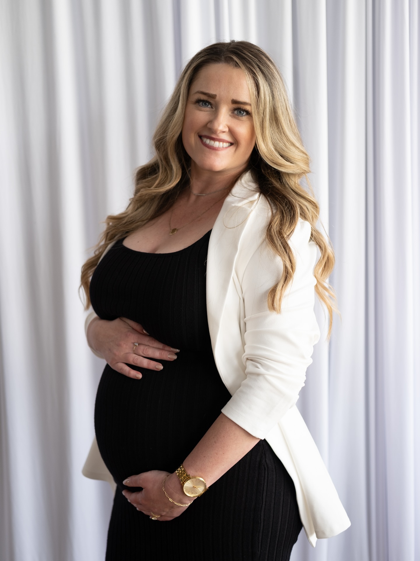 ✨ Maternity Leave Updates✨
My last day in the salon will be December 5th so make sure you pre-book on my website!
I will be returning late March/early April.
I will keep all existing clients up to date via text message when I have opened my books back open to schedule in the new year 🍾
Make sure to watch my Instagram posts & stories for last minute openings before I go out on leave or add yourself to my waitlist on my booking website ♥️
www.hairbykristle.com