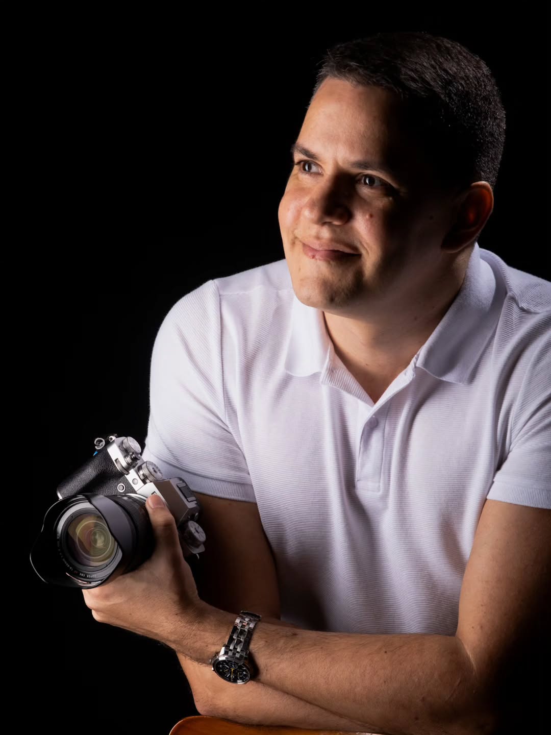 Muita gente nova chegando por aqui, então aproveito para me apresentar: sou Gustavo Machado!
Fotógrafo há mais de 8 anos, soteropolitano, apaixonado pela Bahia, pela fotografia e pela cultura.
Faço fotos por amor e para levar o meu olhar às pessoas que gostam de fotografia, assim como eu.
Sejam todos muito bem-vindos! 📸✨
Foto feita pelo meu amigo @alexdantas_fotoart