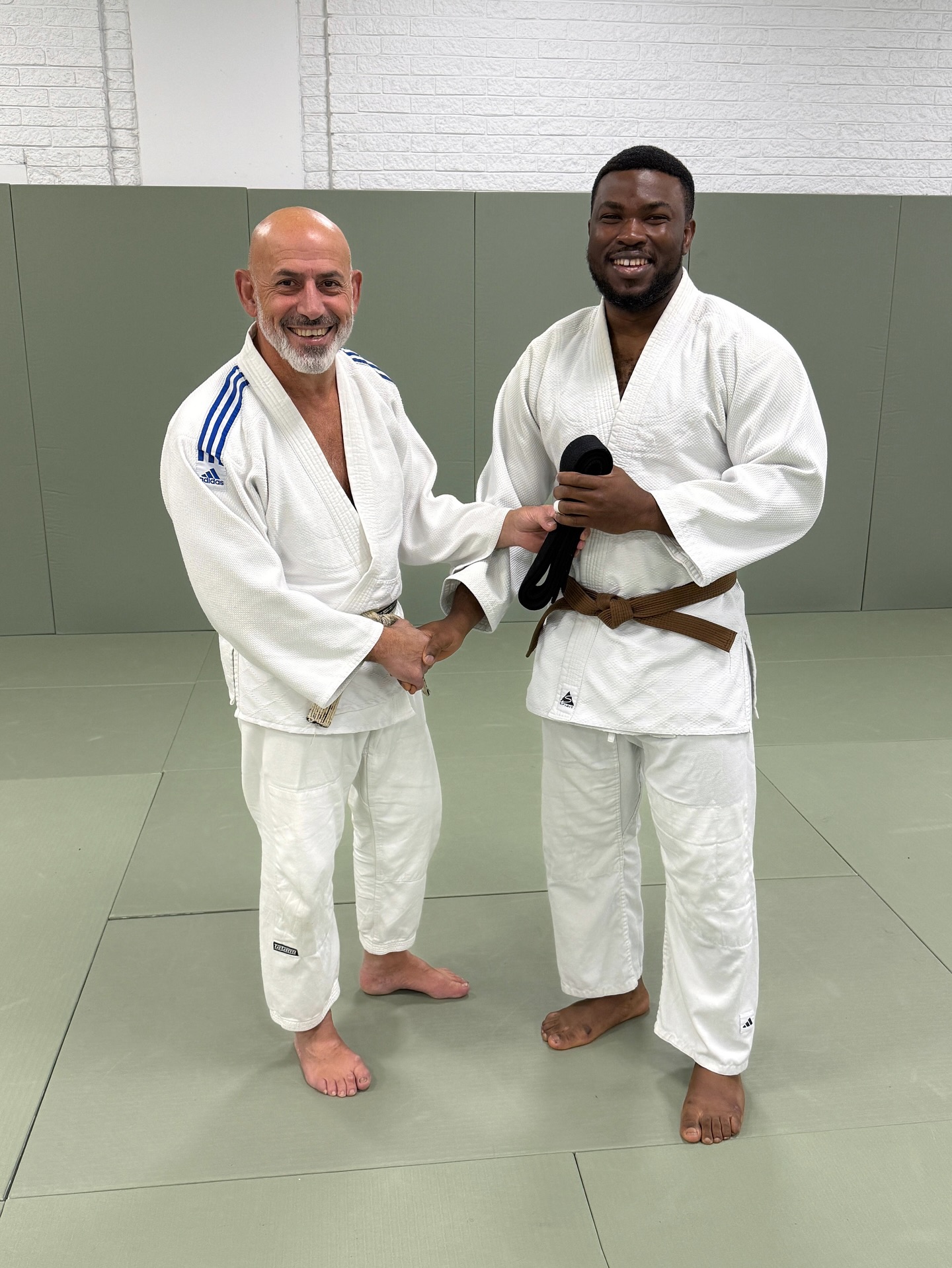 Congratulations to Olufemi Ijimakinwa, who was awarded his Sho Dan Black Belt at the recent JFAUK Winter Tournament.
Olufemi delivered an exceptional performance, winning gold in his category and defeating other Dan-grade opponents.
His dedication and confidence in his training are a shining example that hard work and consistent effort are the true path forward.
Well done, Olufemi - a fantastic achievement!