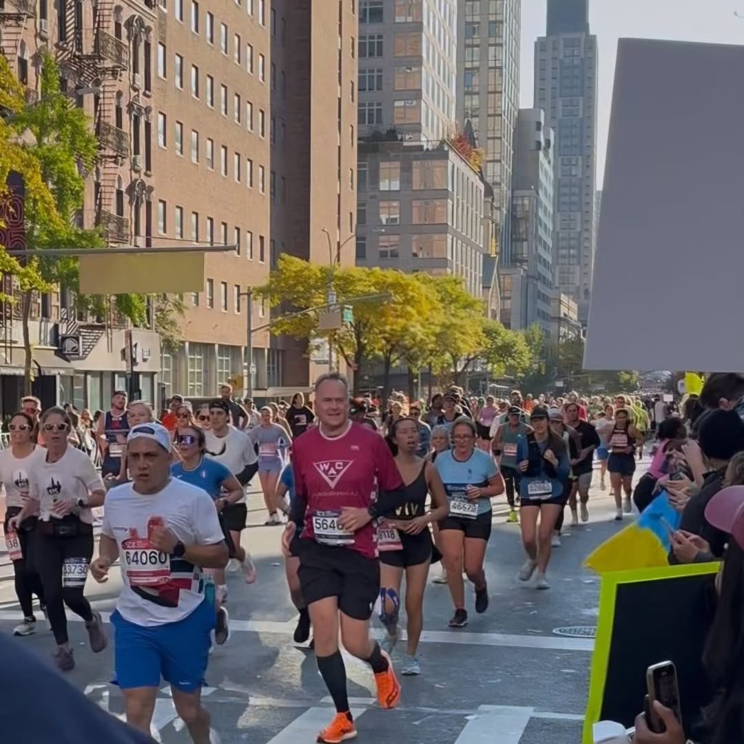 A mix of trail, road and track runs for our WACers last weekend, with the New York Marathon, Winter Warrior Ultra, Adnam's 10k, East Coast 10k, Chase the Train, Guy Fawkes track marathon, Catherine Wheel Canter 10 and Ryston XC.
We had an abundance of PBs over in Great Yarmouth, with Charlie, Becky and Lottie Stringer achieving a family hat trick. Sarah Cole, Chrissie Sharpe, Lou Boyce and Phoebe Davis also ran their fastest times over the 10k distance. Meanwhile, James Heaney and David Houghton got age group PBs. On the track, Kev Simpson got a new marathon PB at the Guy Fawkes marathon, and Laura Seville got a new 10k PB at the Catherine Wheel Canter. Congratulations to all of our runners!