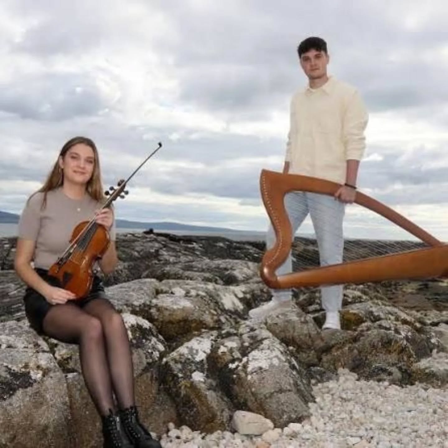 Thank you Other Voices Cardigan. Yesterday I saw three of the best music acts. Sitting in the warm drinking my morning coffee, I am still smiling x
@seamusandcaoimhemusic
@knappdivermusic
@tessio__
@othervoiceslive