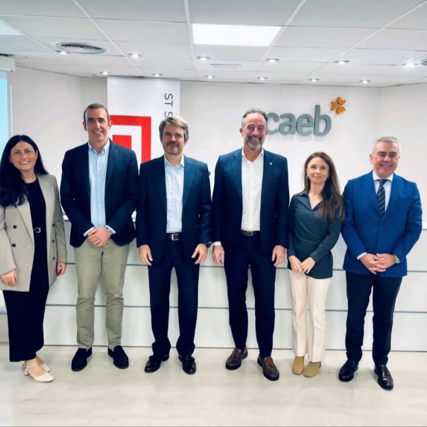 Notable, dinámica y productiva jornada en el Salón de actos de #CAEB sobre Situación y Perspectivas del Mercado Inmobiliario Residencial en Baleares.
Con la participación del Conseller de Habitatge, Territori i Mobilitat del Govern de les Illes Balears, José Luis Mateo Hernández; el director general de Habitatge i Arquitectura, José Francisco
Reynés. el delegado general de Baleares de Sociedad de Tasación, Marc Pérez-Ribas Guerrero; la responsable de Inteligencia de Mercado y Comunicación Estratégica Leticia Sánchez.
#caeb #prestigespain @sociedaddetasacion #inmobiliariasmallorca