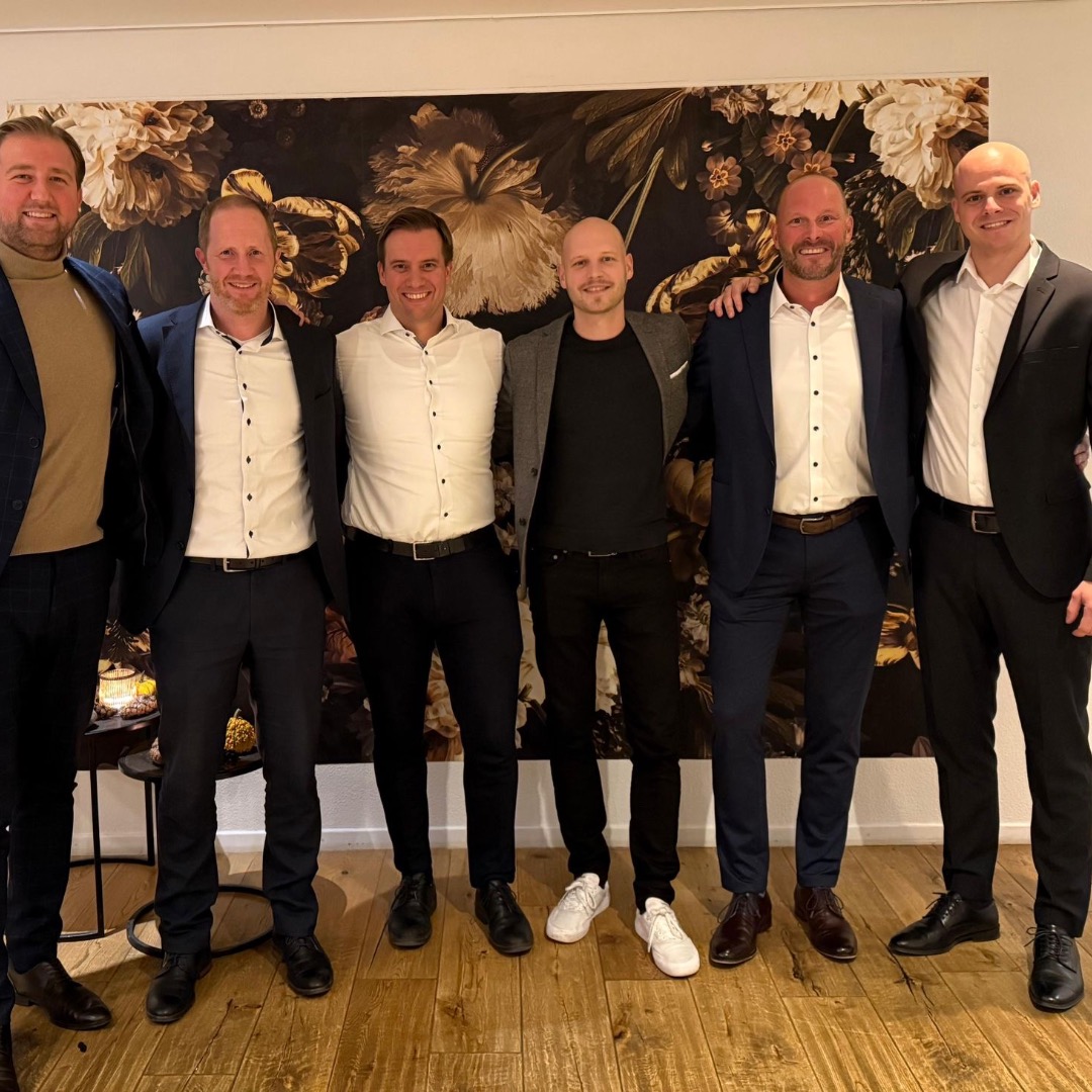 🎉 Oberaargauer Sportgala 2025 – es geht in die finale Phase! 🏆
Am 27. November 2025 ist es wieder soweit: Wir feiern die herausragenden sportlichen Leistungen aus unserer Region – von jungen Nachwuchstalenten bis hin zu erfahrenen Spitzensportlerinnen und -sportlern.
Gestern traf sich das OK zur letzten Sitzung vor der Gala, um die finalen Vorbereitungen abzustimmen. Die Vorfreude ist gross – und wir dürfen euch versprechen: Es wird einmal mehr ein Abend voller Emotionen, Inspiration und gelebter Sportbegeisterung. 💫
📸 v.l.n.r. Ivan Aračić, Adrian Stalder, Benjamin Seitzinger, Simon Zwahlen, Jan Blatter, Mariano Schelbli
#sportgala #oberaargauersportpreise #donnerstagclub #oberaargau #langenthal #sportregion #vereinsleben #engagement