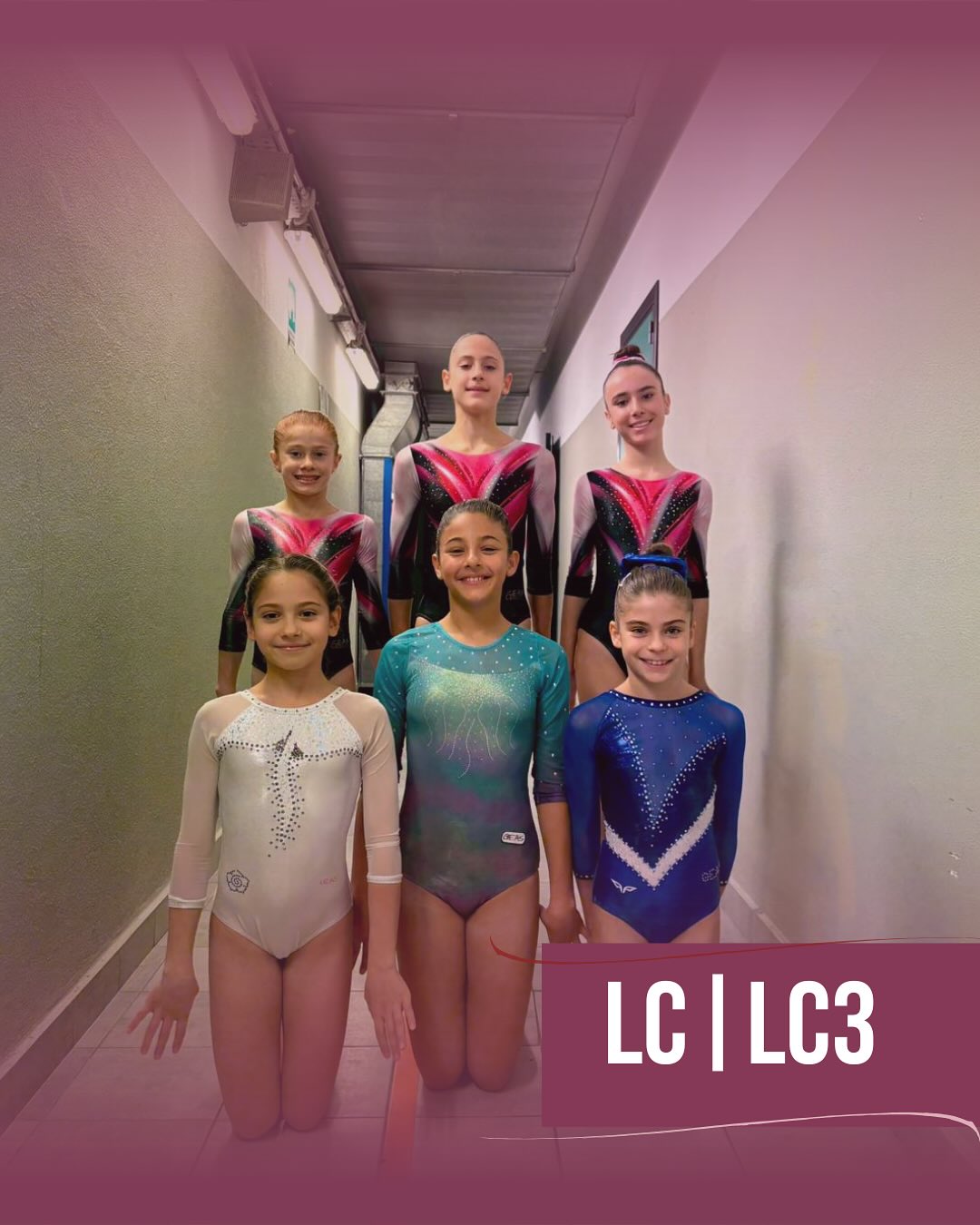 ✨ Gara LC Base e LC3 Avanzato – che weekend! ✨
Le nostre ginnaste hanno portato in pedana impegno, grinta ed emozione, dimostrando quanto lavoro e passione ci sia dietro ogni esercizio 💪❤️
Allieve 2
🥇 Andrea conquista il 1° posto all around
🏅 Ludovica chiude 4ª all around e ottiene il 2° miglior punteggio al corpo libero
Allieve 3
💫 Lara Piazzolla debutta nella sua prima gara federale con tanta emozione e una prova tutta cuore, chiudendo 14ª
🌟 Giada Rombati, alla prima esperienza in questa categoria, si piazza 9ª su 28, con un ottimo esordio!
Allieve 4
👏 Alice Pitzaliz mostra grandi miglioramenti e raggiunge il 7° posto su 21, conquistando anche il miglior punteggio alle parallele
Allieve 5
🔥 Emma Chiodini affronta la prima gara nella nuova categoria — un inizio da cui ripartire con tanta determinazione!
Gara LC3 Avanzato
✨ Arianna Pignatelli porta a casa un’ottima 6ª posizione su 13, con il 2° miglior punteggio alla trave
🔥Claudia Fattore, Chiude 7ª regalando come sempre grinta e simpatia a tutta la squadra 💥
Orgogliosi di ognuna di voi: ogni gara è un passo avanti, ogni emozione un traguardo 💖
#GEASGinnastica #GaraLC #OrgoglioGEAS #CrescereInsieme #GinnasticaArtistica #PassioneEDeterminazione