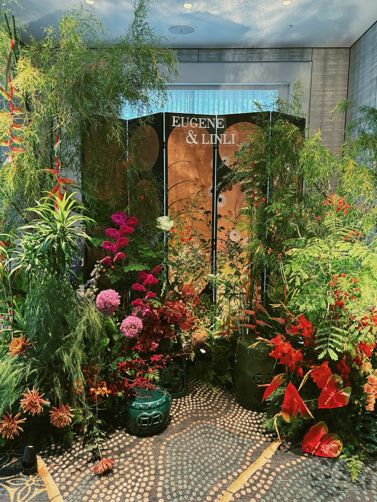 Specially for Eugene & Lynn — A mix of Peranakan influences with rainforest florals. The ballroom and common spaces were transformed with vibrant colours and textures.
The stunning setup by florist & venue stylist @bucketfullof_roses