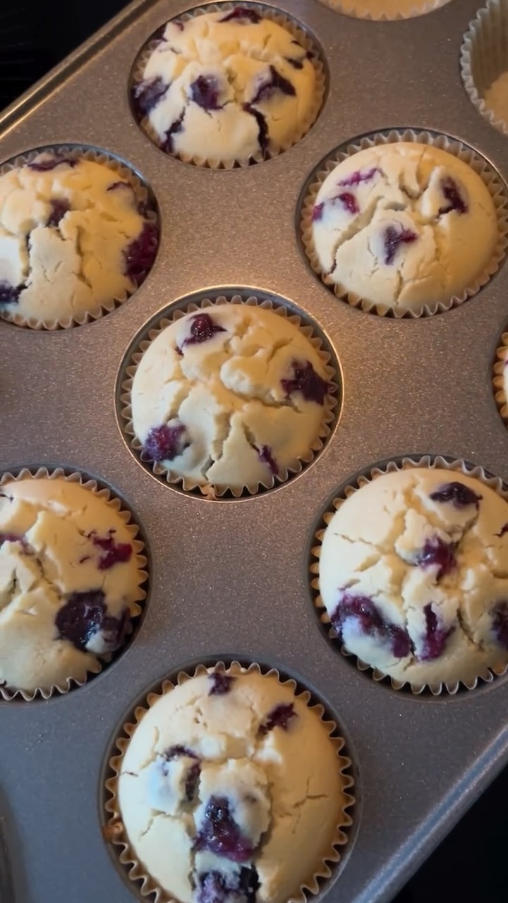 I had to give them their moment to shine! 😜
#bakingwithneekta #glutenfree #dairyfree #homebakery #teenentrepreneur #blueberrymuffins #fyp #baking #love
