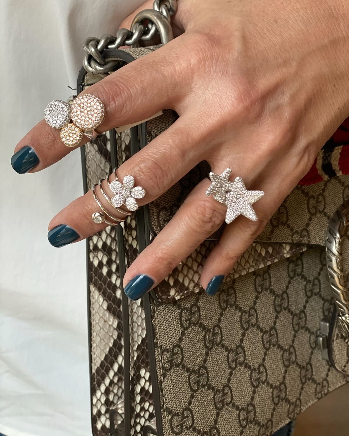 A play on shapes featuring natural diamonds, all in 18k gold. #diamondrings #finejewellery #jewelryaddict #jewelrylover #instajewel #miamijewelry #ringsofinstagram #naturaldiamondjewelry #alperjewelry