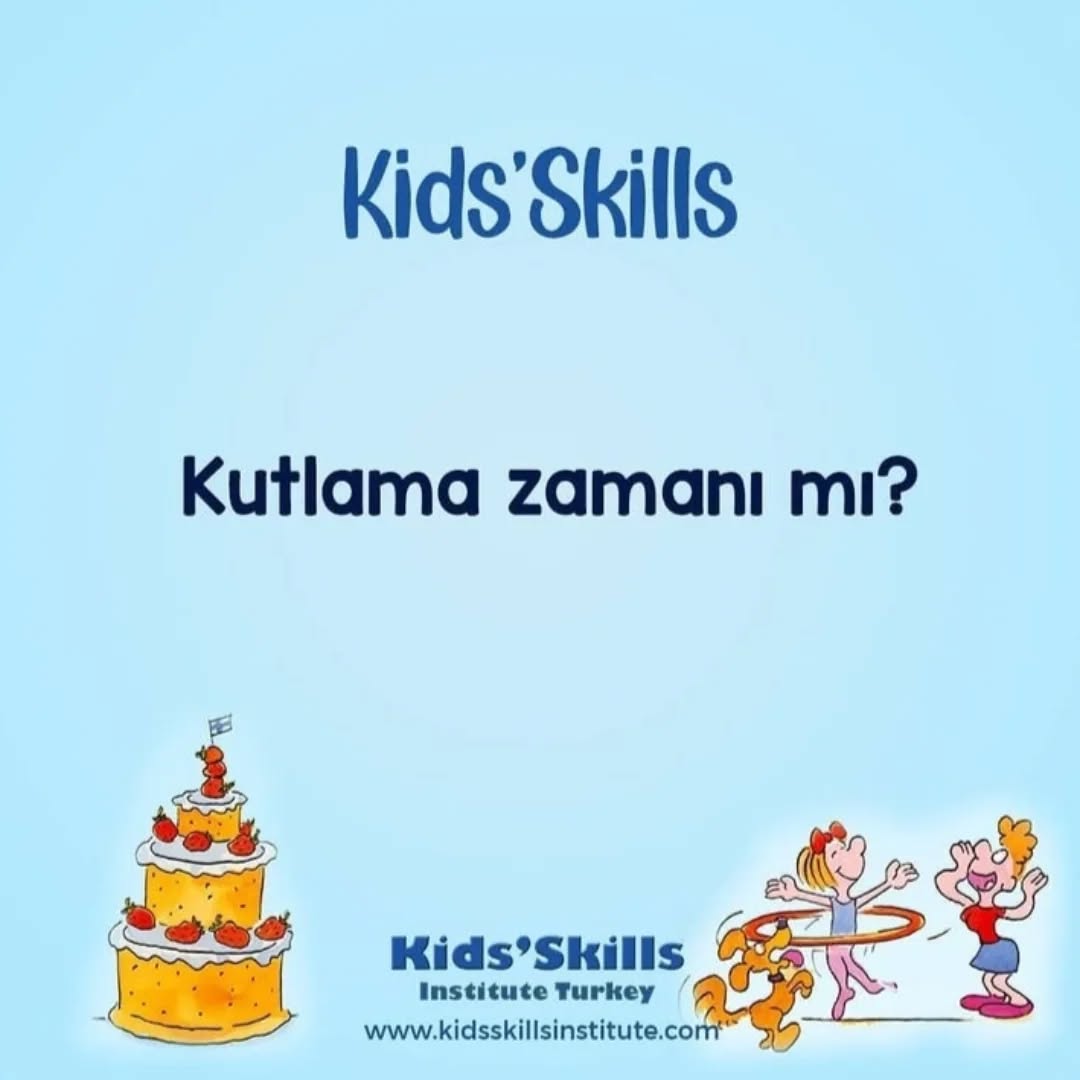 Kutlama zamanı mı? 🎉💛
Kids’Skills sürecinde her beceri yolculuğunun sonunda mutlaka bir kutlama anı vardır.
Bu kutlama, çocuğun başarısını görünür kılan, emeğini onurlandıran ve özgüvenini büyüten çok özel bir adımdır.
Kutlama;
✅ bir ödül değildir,
✅ çocuğu “şımartmak” değildir,
✅ davranışa karşılık verilen bir hediye değildir.
Kutlama, çocuğun kendi gelişimini fark ettiği içsel bir güçlenme ritüelidir.
Peki kutlama neden bu kadar önemli?
💙 Çocuk “başarabildiğini” somut olarak görür.
💙 Çaba ve başarı arasındaki bağı güçlendirir.
💙 Özsaygı, motivasyon ve devam etme isteği yükselir.
💙 Yeni becerilere adım atma cesareti artar.
💙 Destekçileriyle bağ ve güven duygusu pekişir.
Kutlama büyük bir şey olmak zorunda değildir.
Bazı ailelerde şöyle olur:
✨ “Başarı dansı” yapılır.
✨ Küçük bir sarılma çemberi kurulur.
✨ Birlikte kek pişirilir.
✨ Çocuk bir “başardım rozeti” hazırlar.
✨ Öğretmeniyle alkışlanan özel bir an yaratılır.
Önemli olan, çocuğun o anda şunu hissetmesidir:
“Ben yaptım, bunu hak ettim ve kendimle gurur duyuyorum.” 🌟