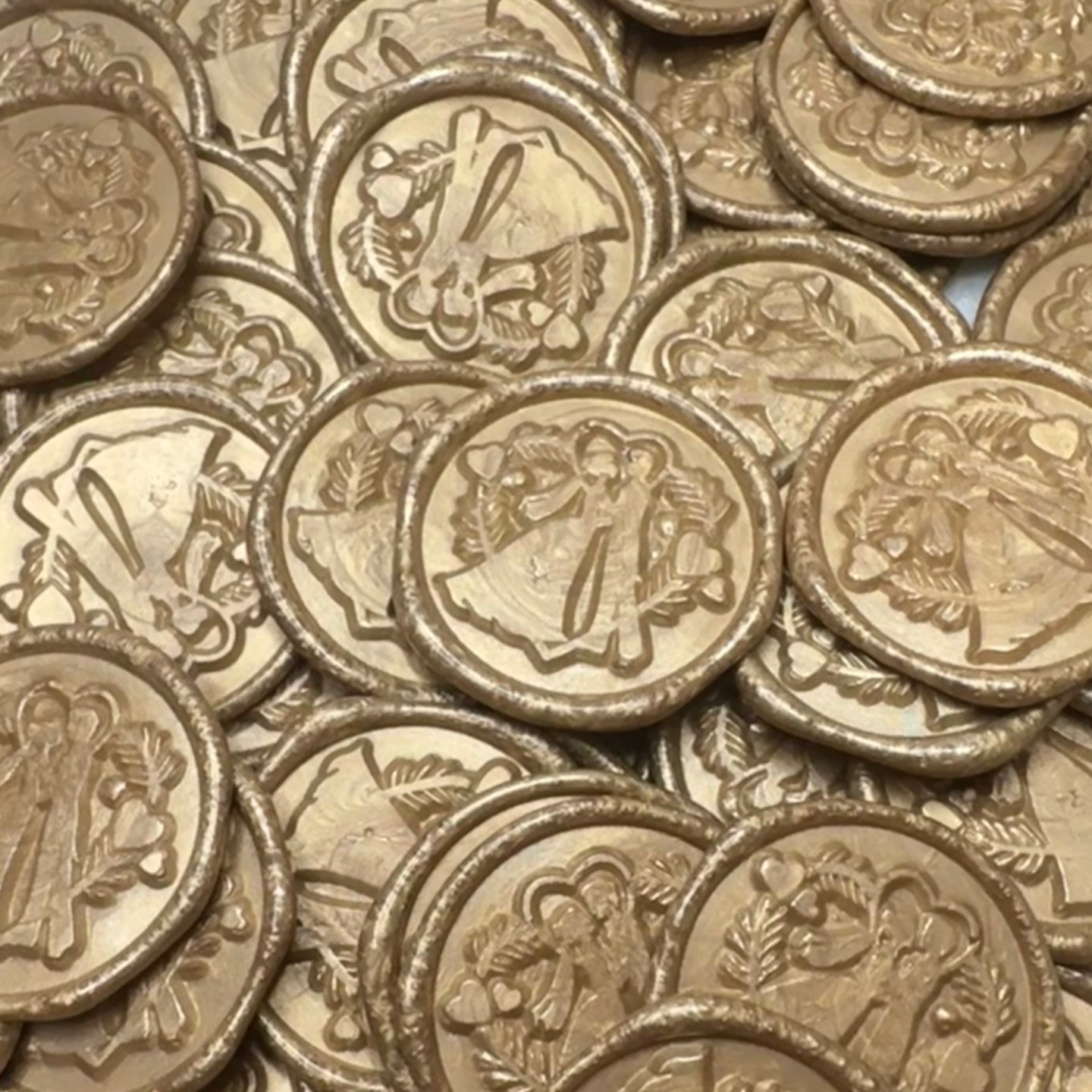 There’s something magic about a hand-stamped wax seal on your wedding invites — it tells a story before the first page is opened. We have a wide selection of Modern and Vintage inspired Wedding seals to choose from. Each stamp is pressed with care to make every envelope feel special. Link in bio to see examples of how our customers have used wax seals to elevate their invitations. Which one is your favourite? 💌✨🎨💍 #weddingstationery #waxseal #customdesign #bridetobe #stationerylove #australianweddings #handmade #smallbusiness #weddingdetails