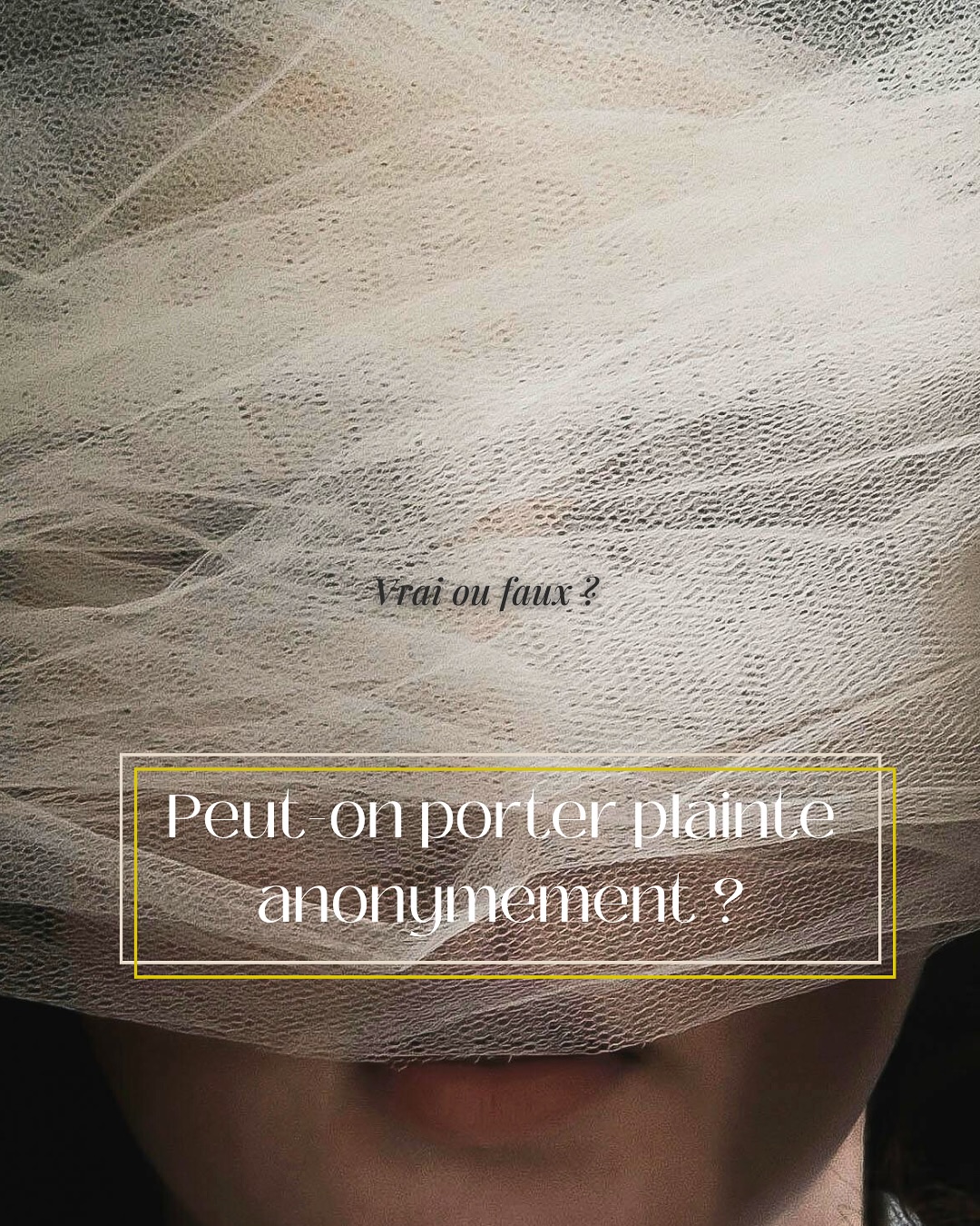 Plainte anonyme et témoin anonyme → deux notions souvent confondues en droit pénal.
En Belgique, on ne peut pas déposer une plainte anonymement.
Mais une personne qui détient des informations peut, dans certains cas, les communiquer à la police sans que son identité apparaissent ensuite dans le dossier.
→ Ces renseignements sont recueillis bien souvent par des équipes spécialisées, puis consignés dans un procès-verbal mentionnant qu’ils proviennent de sources policières.
Ces éléments servent uniquement à orienter ou déclencher des vérifications, et ne suffisent jamais à eux seuls comme preuve.
→ Le témoin anonyme, lui, est formellement entendu par le juge d’instruction.
Son audition intégrale figure au dossier, mais son identité reste secrète pour le protéger en cas de menaces ou de risques.
Si vous hésitez à signaler des faits graves par peur des représailles, consultez un avocat pénaliste avant toute démarche.
Un accompagnement adapté peut permettre d’être entendu tout en restant protégé.#plainteanonyme #temoinanonyme #sourcespolicières #avocatpenaliste #justicebelge #avocatbruxelles #avocatbelgique #droitbelge #procedurepenale #cabinetdavocats #droitpenal #vtavocats #belgique #schaerbeek