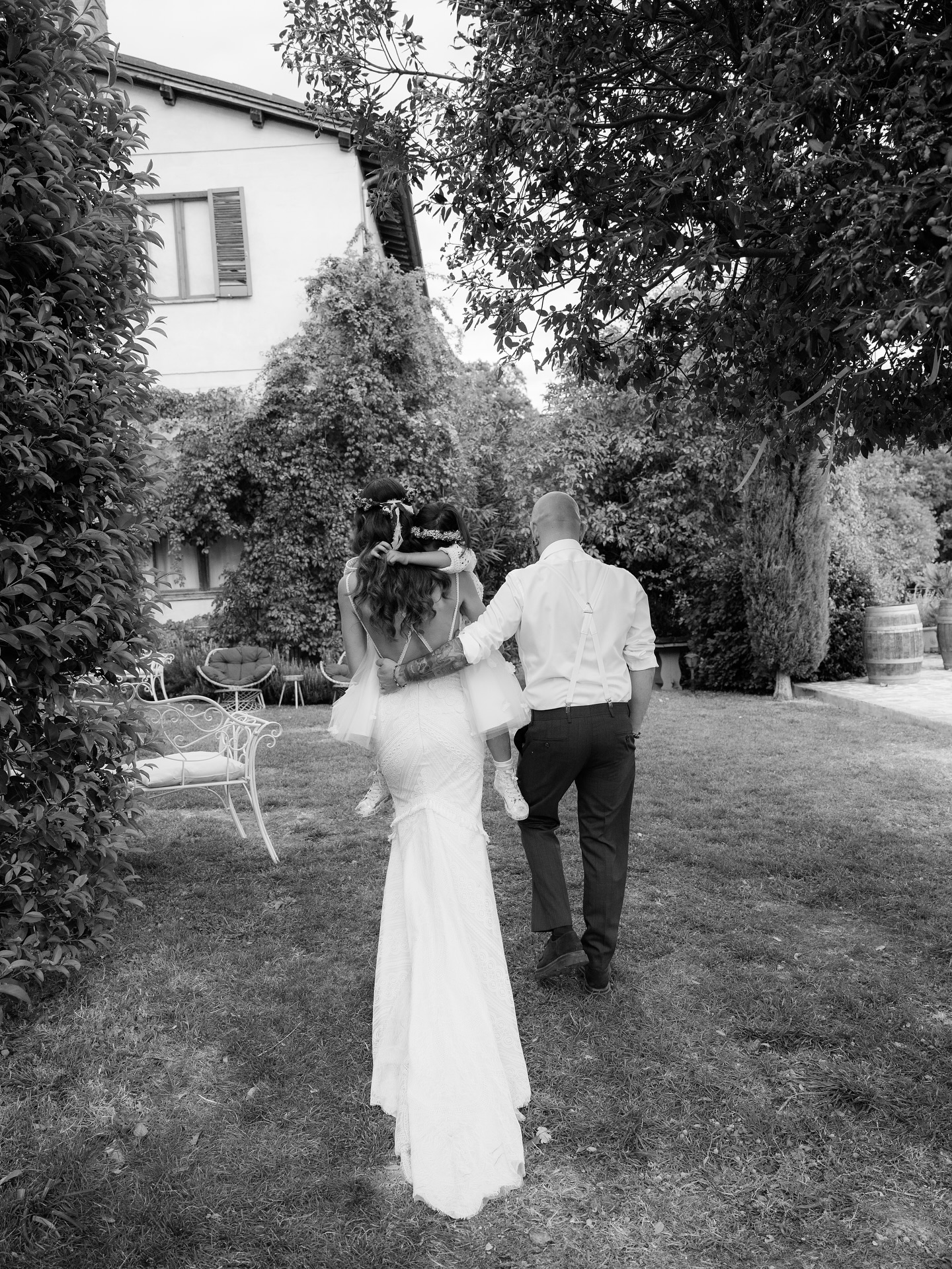 A candid moment that I keep going back to… the safest place in the world for this little girl 🥹🥹