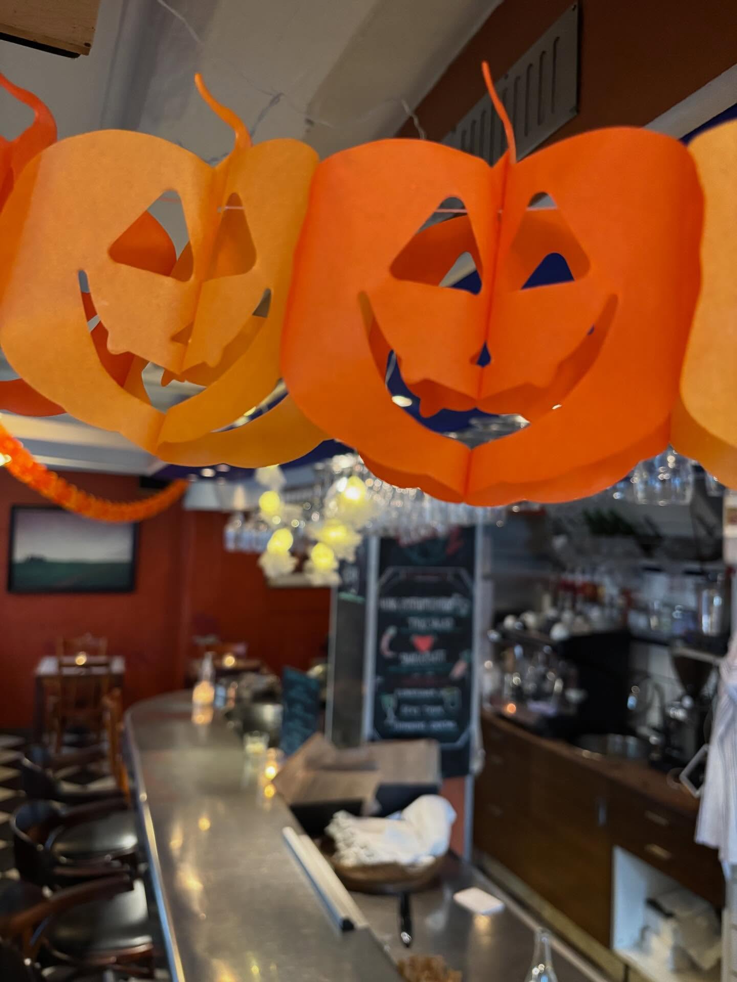 🎃 Vi fejrer Halloween!
Der venter uhygge, gys men også super lækker mad (græskar suppe er dagens suppe, med rødbede blod🥣) - hele aftenen 🕸️
Du kan også gå en lille tur med edderkoppen (bare rolig den er ikke i live)
Vi kan dog ikke finde vores edderkop.
Hvis du kan finde den, så får du en findeløn!
Kom forbi… hvis du tør? 🫣
///
🎃 We’re celebrating Halloween!
Expect chills, thrills, and some seriously delicious food - today’s soup is pumpkin soup with beetroot blood 🥣🕸️
You can even take a little walk with the spider (don’t worry, it’s not alive!) 🕷️
You can even take a little walk with the spider (don’t worry, it’s not alive!) 🕷️
Although… we can’t seem to find it right now 😳
If you spot it, there’s a reward waiting for you! 💰👀
Come by… if you dare? 🫣