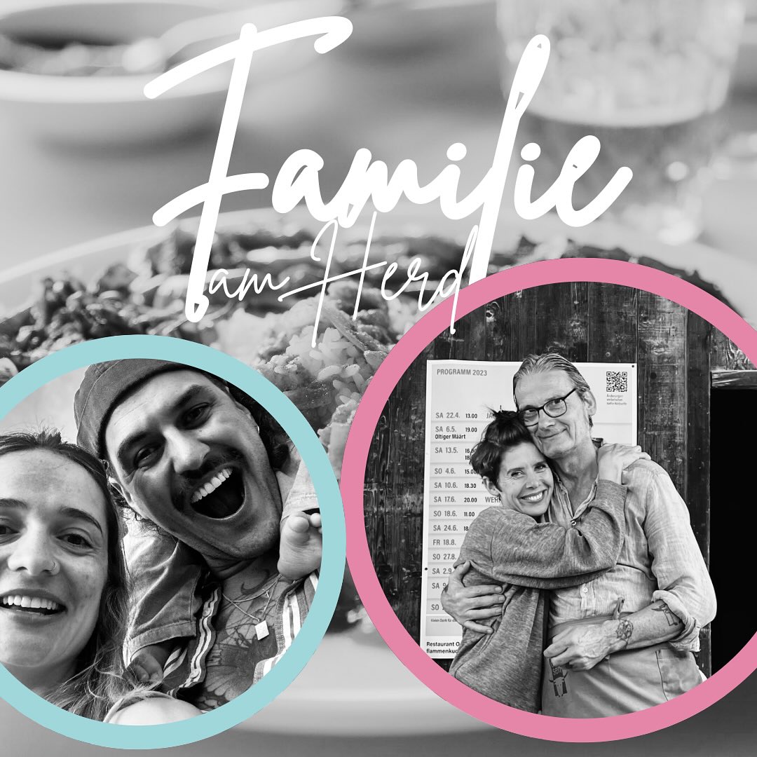 Am Samstag 8. November heisst es am Abend in der Ochsenküche: Familienbusiness. Gemeinsam am Herd Papa Stocky mit Mirjam sowie Tochter Rahel mit Dimitri sowie Sohn, Bruder und Onkel Basil. Auf dem Programm unser Familien-Lieblingsessen: Hochkarätige hausgemachte Burger (vegi und Fleisch) mit Salat und Pommes Frittes, davor eine kleine Vorspeise und danach ein heissgeliebtes Dessert. Fr. 52.– / Person exkl. Getränke. Nur auf Reservation #familieamherd #freundeamherd #ochsenoltingen #ochsenmachtglücklich #burgerimochsen