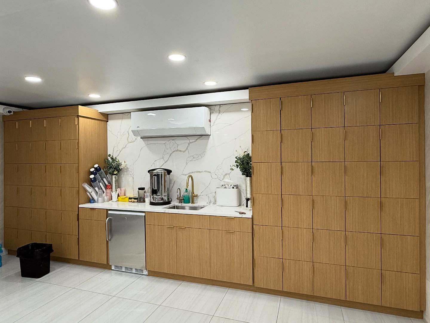 ~Shevet
-
-
-
#wooddesign #woodworkshop #customcabinetshop #tmcc