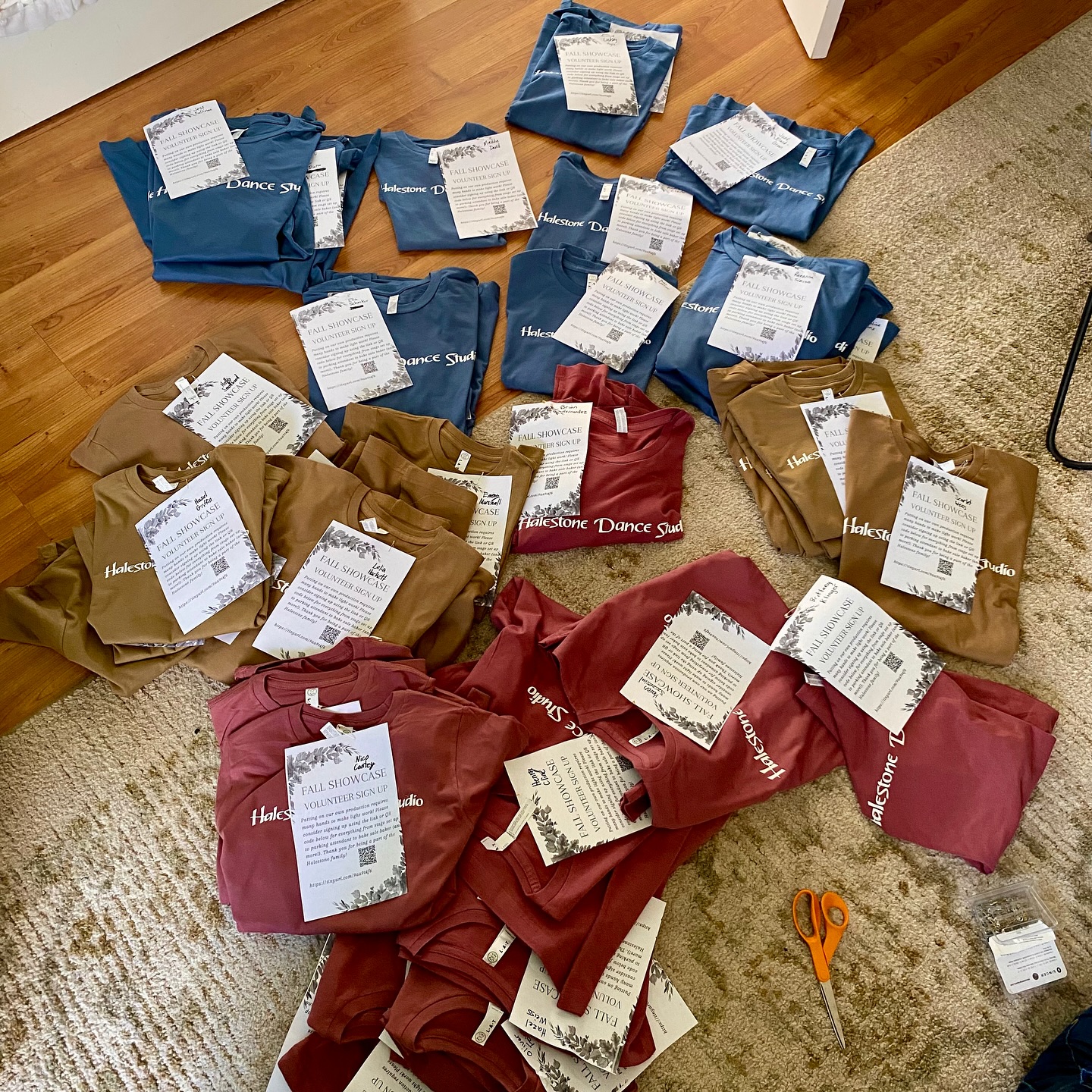 New shirts are in! Dancers will wear our newly designed shirts complete with @virginialiving Best in Virginia winners logo for our Fall Showcase on November 15th. We can’t wait to see you there!
Thanks to @biggerchicken for making our vision happen!
#halestonedancestudio #halestone #communityinmotion #rockbridgecountyva #lexingtonva #buenavistava