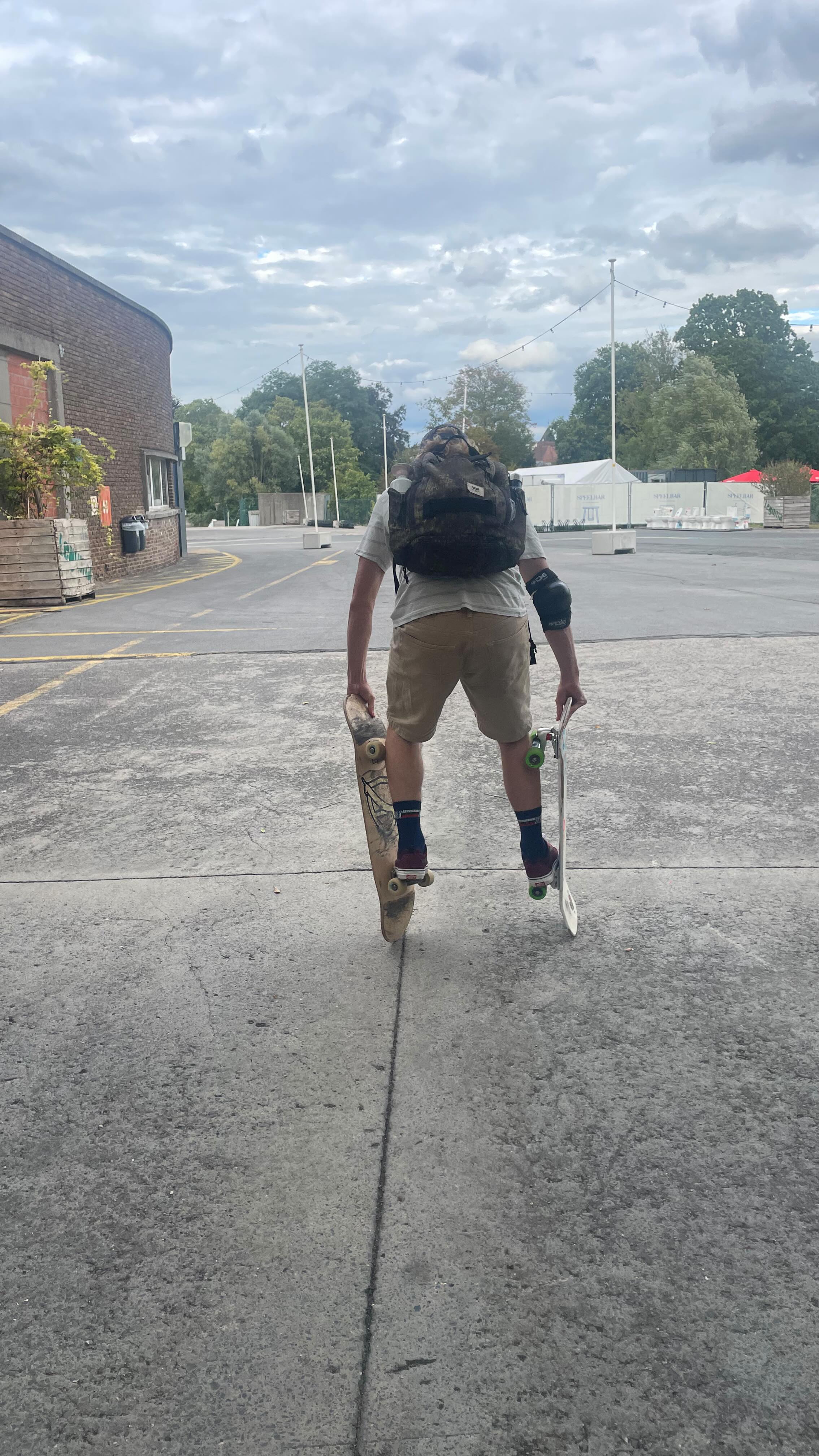 Trying some Rollerbalades after 30 years 🤪
~
~
~
So was that a
1. Brother: you need your own pair you’re still rocking the blades
2. 30 years is a long time bro , leaveir to the memories
?
👇🏽
Leave your comment 🤪
~
~
~
#rollerblading #30yearsago #letsroll #😅