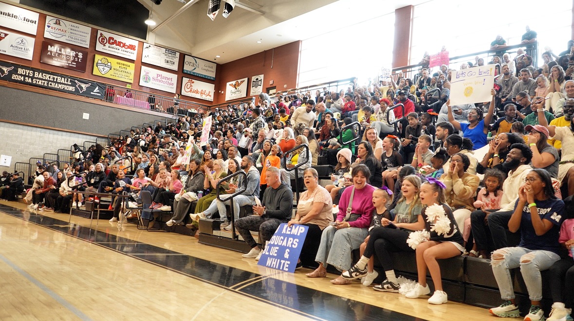 The fans with the biggest 🩷