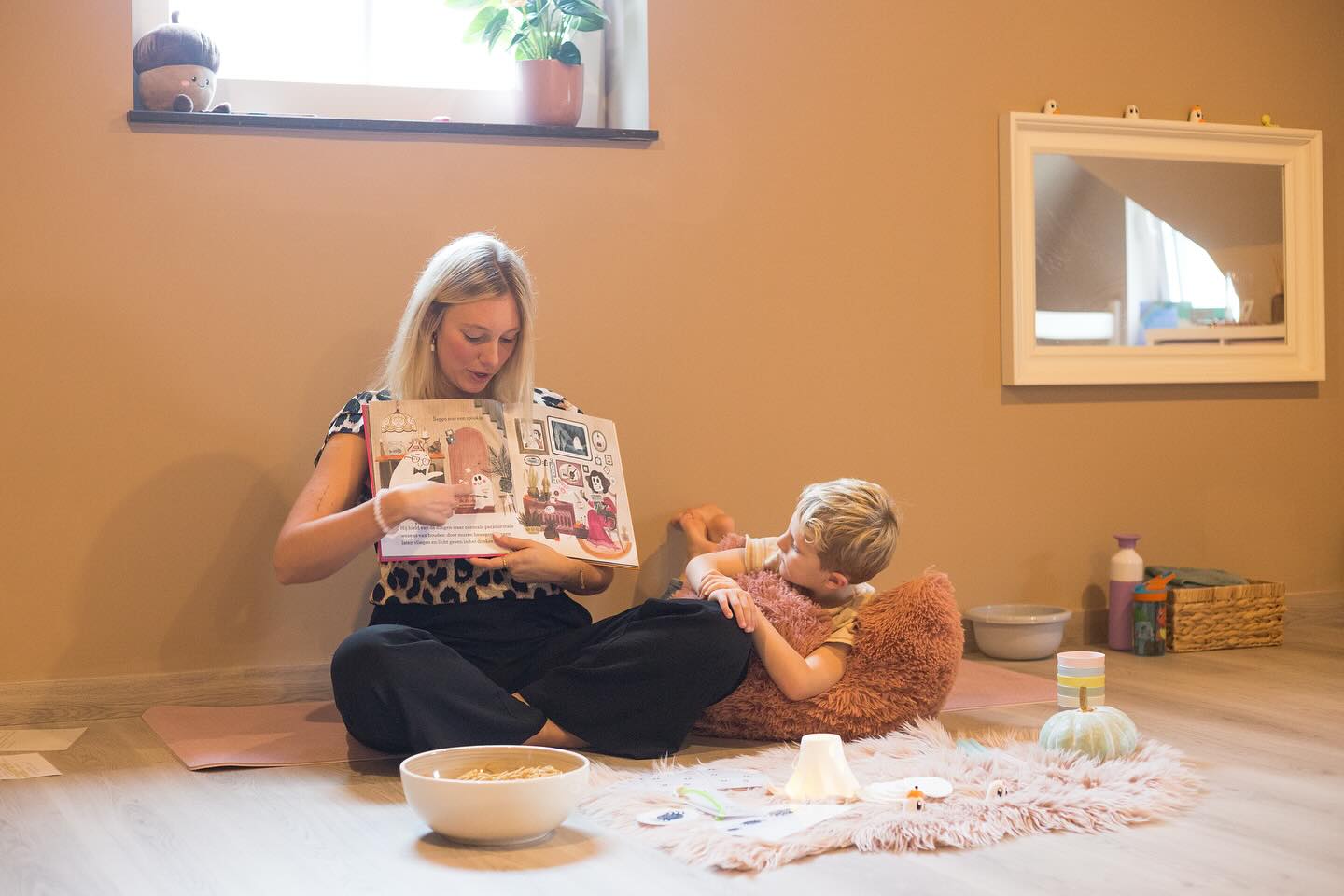 Komende zondag geef ik de laatste Alohi-les in thema Halloween voor kleuters 👻
Mega dankbaar én trots dat ik voor de eerste keer 3 lesjes binnen hetzelfde onderwerp volledig mocht uitverkopen! 🤎
Jullie met nieuwe inzichten, ideetjes en een warm hart samen naar buiten sturen, is het liefste dat ik doe!
MERCI!🤎🤎🤎
En dankjewel @nina.vw_ voor de beelden! 📷