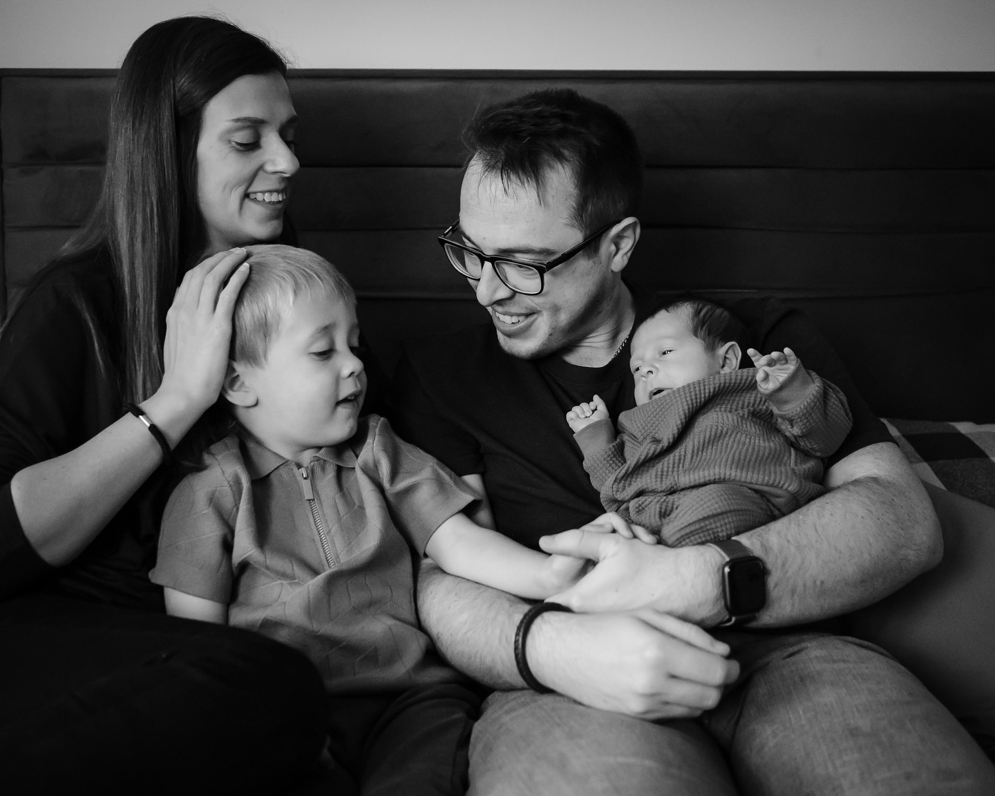 🧑🧑🧒🧒 ❤️