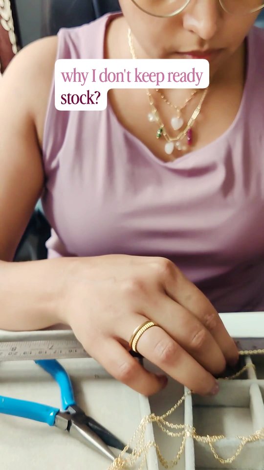 I make each piece of jewelry only and only when the order is received.
.
.
No bulk manufacturing because it's not only a piece of jewelry it's your energy your personality so it needs to belong to you.
.
.
Setting aside everything and just focusing of the customer and her order is what makes my pieces more energetically aligned.
.
.
#crystaljewelry #crystalenergies #energyjewelry #handmadejewelry #handcraftedjewelry