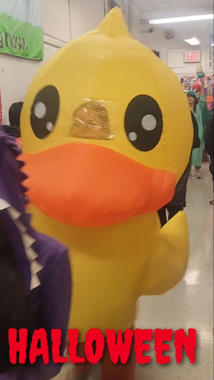 Our Halloween celebration & costume parade was a spook-tacular success! We had creative costumes and thrilling hallway energy. Our students and staff showed up with all of the style and spirit today! Thank you to everyone who dressed up, cheered, and made the day unforgettable. Until next year… stay spooky! 👀🕸️🤍
#Halloween #CostumeParade #SchoolSpirit #SpookySeason #forsyth #forsythsatelliteacademy #fsa #nyctransferschools #nychighschools #nyc #experientiallearning #highschool #costumes #nycpublicschools #schoolisfun #alternativeschool