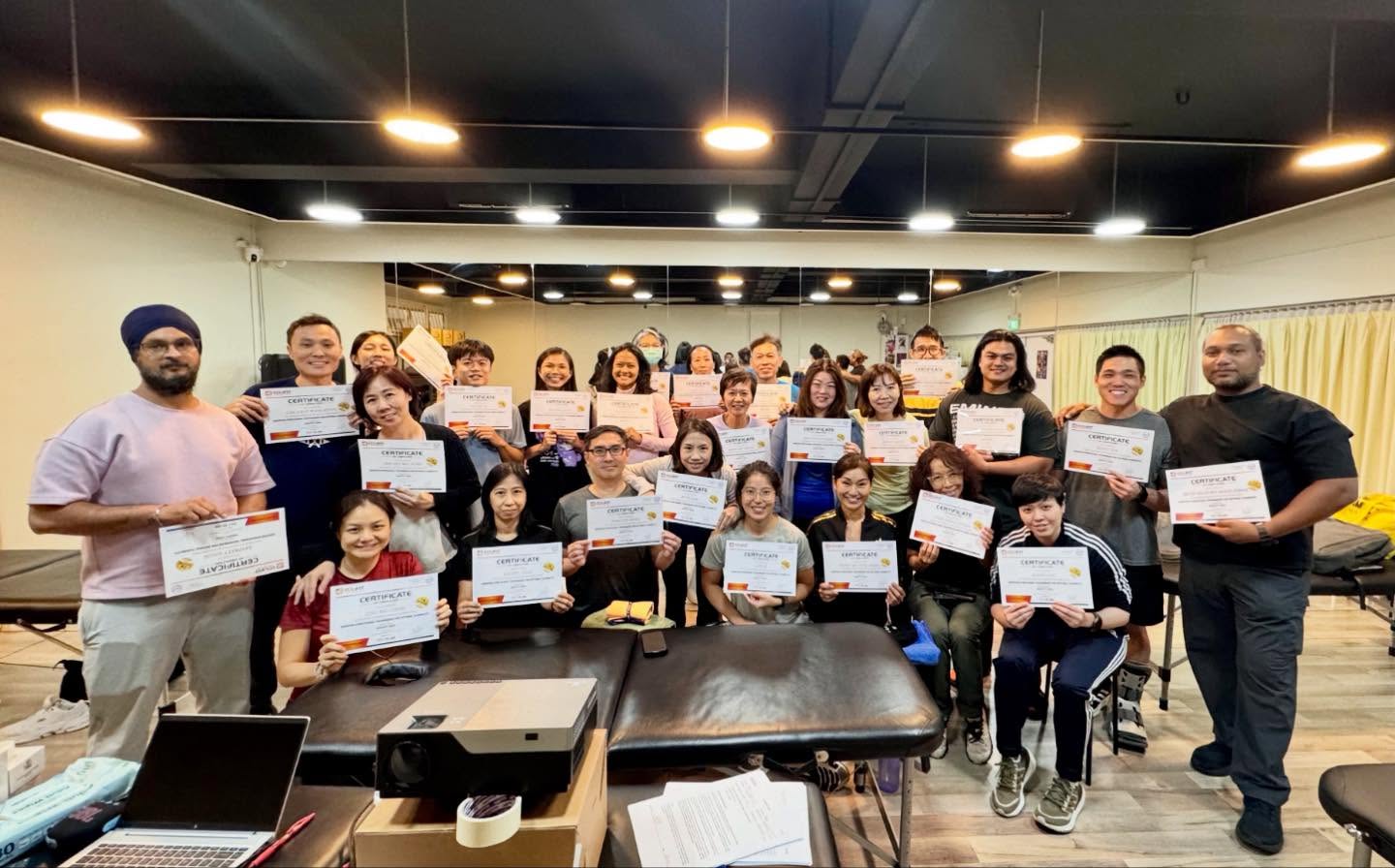 Congratulations to all participants of the Assisted Stretch: Techniques for Optimum Flexibility course on completing two intensive days of training on 6 & 7 December 2025 👏🎓
Your focus and commitment to learning were outstanding. We are proud of your dedication and wish you every success as you apply these skills to elevate your practice and impact more lives. ❤️ Thank you @jrfitnesssg for the studio! 🙏
#AssistedStretch #FlexibilityTraining #StretchTherapy #ManualTherapy #SportsRecovery #FitnessEducation #ContinuingEducation #SingaporeFitness #SingaporeTherapist #MalaysiaFitness #ThailandFitness #IndonesiaFitness #VietnamFitness #AsiaTherapists #EdufitAsia
