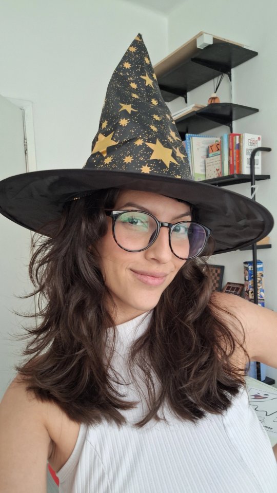 E nossa semana de Halloween foi divertida por aqui! Muita fantasia, história e atividade temática 🧙♀️🧹