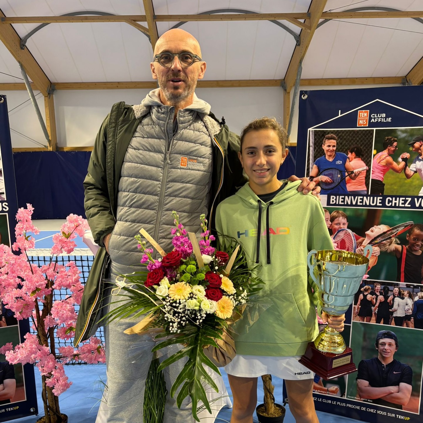 Félicitations à Clémence Schneider qui remporte le tournoi organisé par le comité départemental de Dordogne avec une victoire à 1/6 en finale !
@schneiderclemence2012 @nsabas72 #tennis #botennis @lnatennis