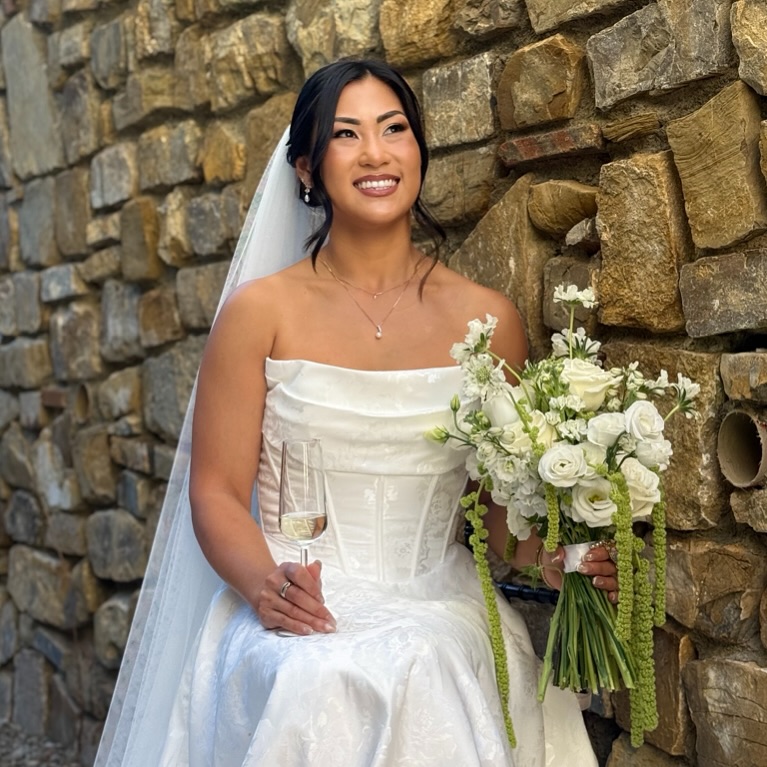 My gorgeous Bride form Atlanta 🥰 Tai, it was a pleasure taking care of you and your beloved ☺️ #giuliapapke #giuliapapkemakeupartist #bridalmakeup #destinationwedding #weddingintuscany #yesido #bride2026 #bridalglam #brides #bridetobe