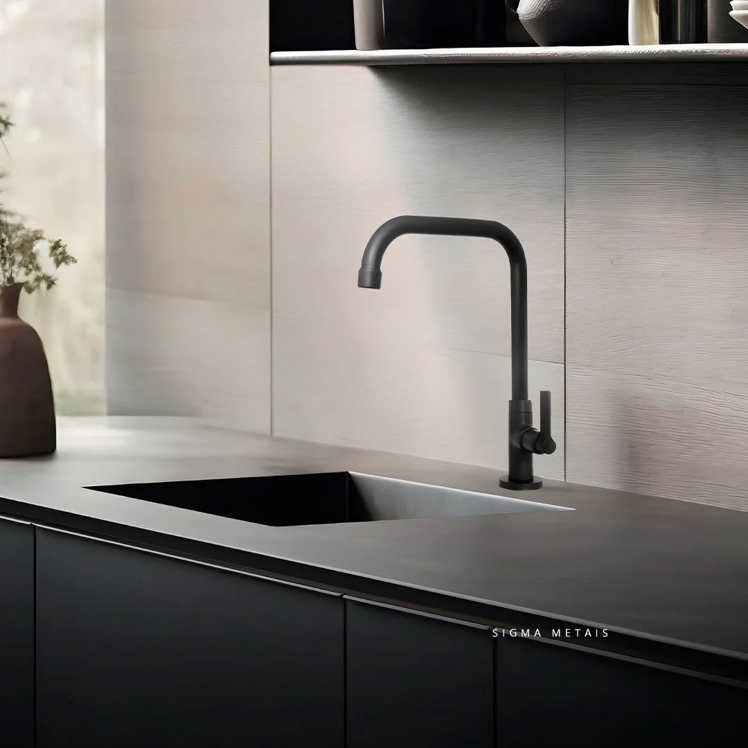 Gran Florença 1167, beleza e durabilidade. 💎
A Gran Florença Black e Gran Florença são perfeitas para quem busca uma torneira com um design versátil com muita praticidade no dia a dia.
Com Bica Móvel em 360° e uma curvatura no ângulo de 90° a Gran Florença é uma facilitadora nas tarefas na cozinha.
Além disso a Gran Florença é uma peça de design marcante, contemporâneo, perfeita para ambientes pautados pela sofisticação. Com acabamento impecável com alta durabilidade!
Um black marcante e um cromado de brilho deslumbrante.
A Gran Florença possuí acionamento com 1/4 de Volta. Que garante até 80% de economia. 💧
Disponível em dois acabamentos;
Gran Florença Black em Preto Fosco.
E Gran Florença em Cromado.
A Gran Florença Cromada possuí um diferencial adicional. O arejador articulado de 360° em metal, promove um fluxo de água silencioso, que além de evitar pingos indesejados na bancada, cubas, pia ou mesa. Direciona o jato com maior precisão para o ângulo desejado!
A Sigma Metais possuí uma linha completa de Torneiras para Cozinhas, Banheiros e Lavatórios em acabamento Black ou Cromado com qualidade 100% nacional e garantia. 💎
Confira todos os modelos em nosso site, acesse agora:
www.sigmametais.com.br
.
.
.
.
.
E se você deseja ser um revendedor Sigma Metais, entre em contato conosco através do nosso site ou mande sua mensagem através do direct. 👈🏻📱
.
.
.
.
.
#SigmaMetais #design #torneiragranflorença #torneiragranflorençasigmametais #designdeinteriores #torneirasefiltrossigmametais
#RepresentanteComercial #MetaisSanitários #InovaçãoEmMetais #OportunidadeProfissional #ConstruindoQualidade #Representantes #decoração #banheiros #cozinhas