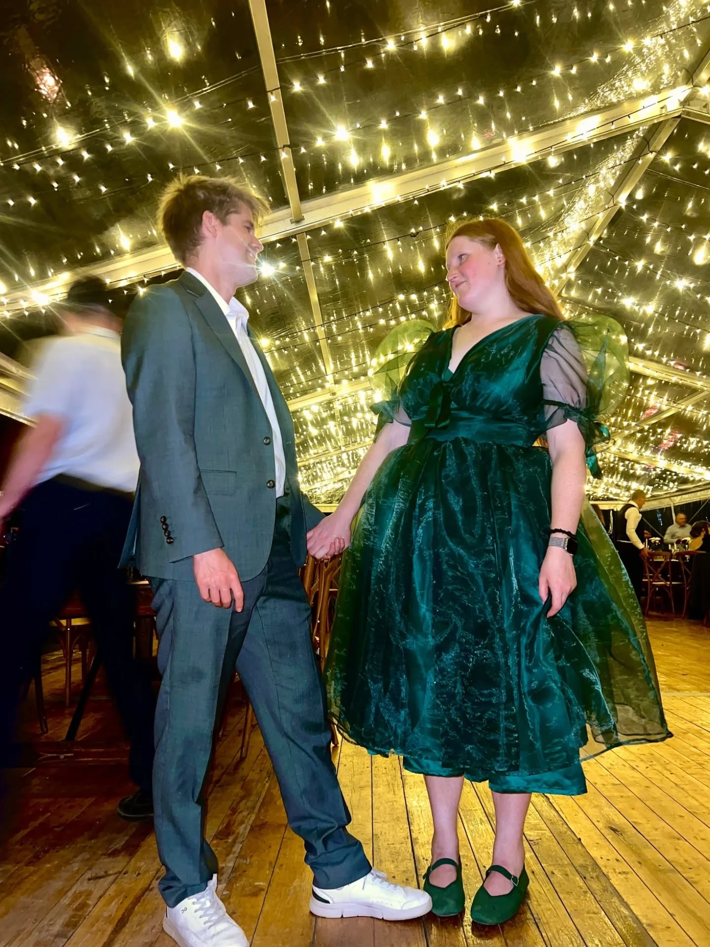 How stunning is this custom dark green Romance dress I made recently 😍 I'm in love! Thanks @rhirhri for the gorgeous commission! 💚
#green #redheadsingreen #customclothier #curvefashion