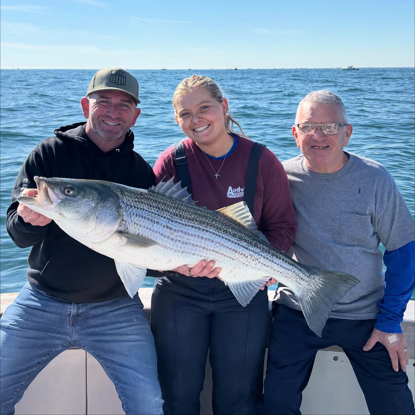 Some shots from this weekend. Jigging was move today, slow steady pick most of the morning with some big fish being caught, managed one slot fish for the table. Saturday we trolled for the kids managing some nice sized bass. Call Capt J to get in on this Fall fishery! #sidejobcharters #stripers #striperfishing #belmar
#belmarmarina #njfishing #bogansrods #reelseat #pennfishing #ruthelsstackle