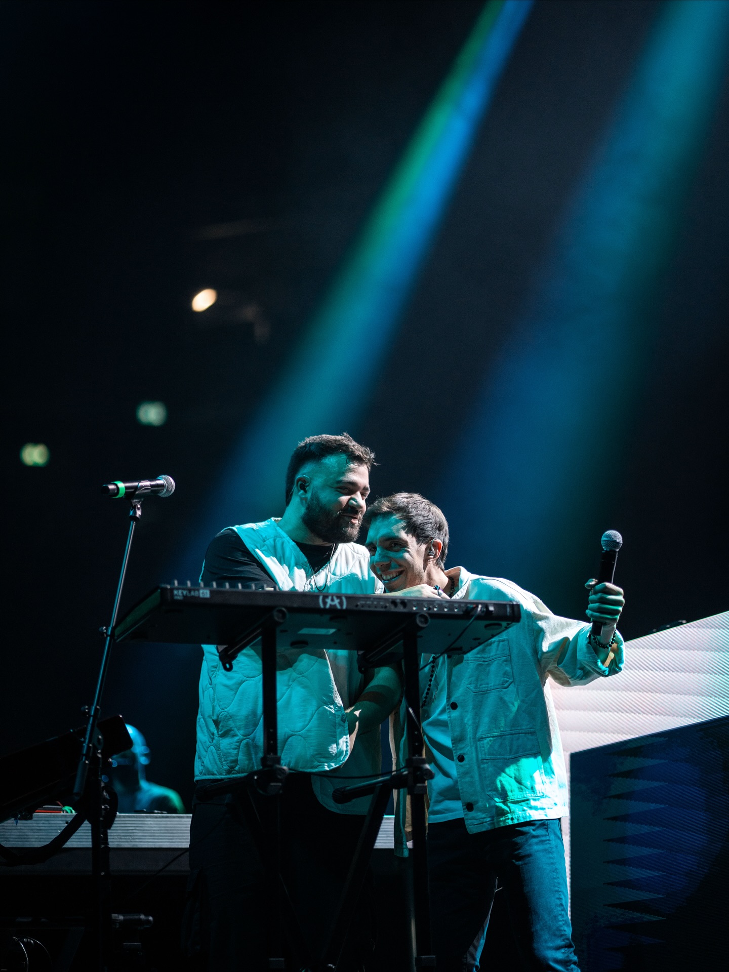 Mon nouveau morceau « Breathe in » en feat. avec @daviddialma sort ce vendredi 07.11 😎
Trop hâte de vous montrer ça ! Première collab avec un chanteur depuis des années, trop trop content de partager ça avec vous et de savoir ce que vous allez en penser 🫶
⸻
My new track “Breathe in” featuring @daviddialma is dropping this Friday, Nov 7 😎
Can’t wait for you to hear it! First collab with a singer in years, super excited to share this one with you and hear what you think 🫶
📸 : @chakohlerphoto