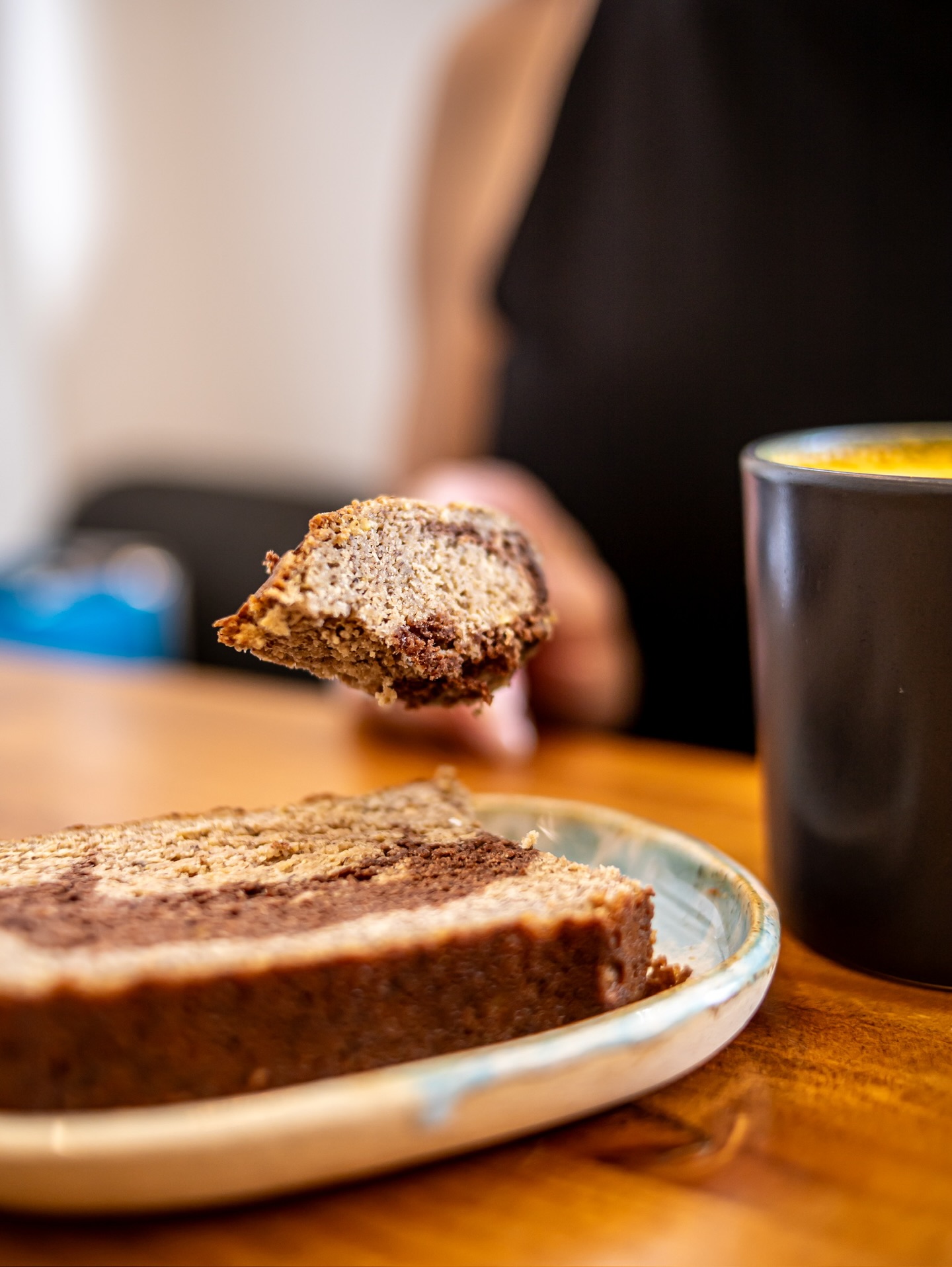 BANANA BREAD MayBean 🍌✨
Vegano, sin gluten y bajo en azúcares… pero altísimo en sabor.
Preparado con banana natural, harina de garbanzo, lino y cacao puro.
Tierno, jugoso y perfecto para acompañar tu café o darte ese capricho saludable del día.
¿Lo pruebas hoy? 🤎
✨ Haz tu pedido y disfruta sin remordimientos.
👉 Envíanos un DM para reservar tu mesa
👉 O pásate por el local y llévate una porción recién hecha
#MayBean #BananaBread #Vegano #SinGluten #PostresSaludables #CacaoPuro #PlantBased #HealthyEats #LowSugar