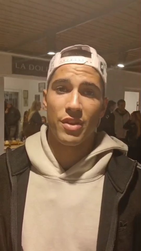 Buen debut de Lucas Criado en Palermo y @ladolfinapoloteam ll que junto a @lazetakazak son los 2 equipos que llegaron de la clasificación .
#siemprepolo
#somospolo
#veniaverpolo
#vivielpolo
#sentielpolo
#revistapololive
#triplecorona2025
📽 @gerezpadilla