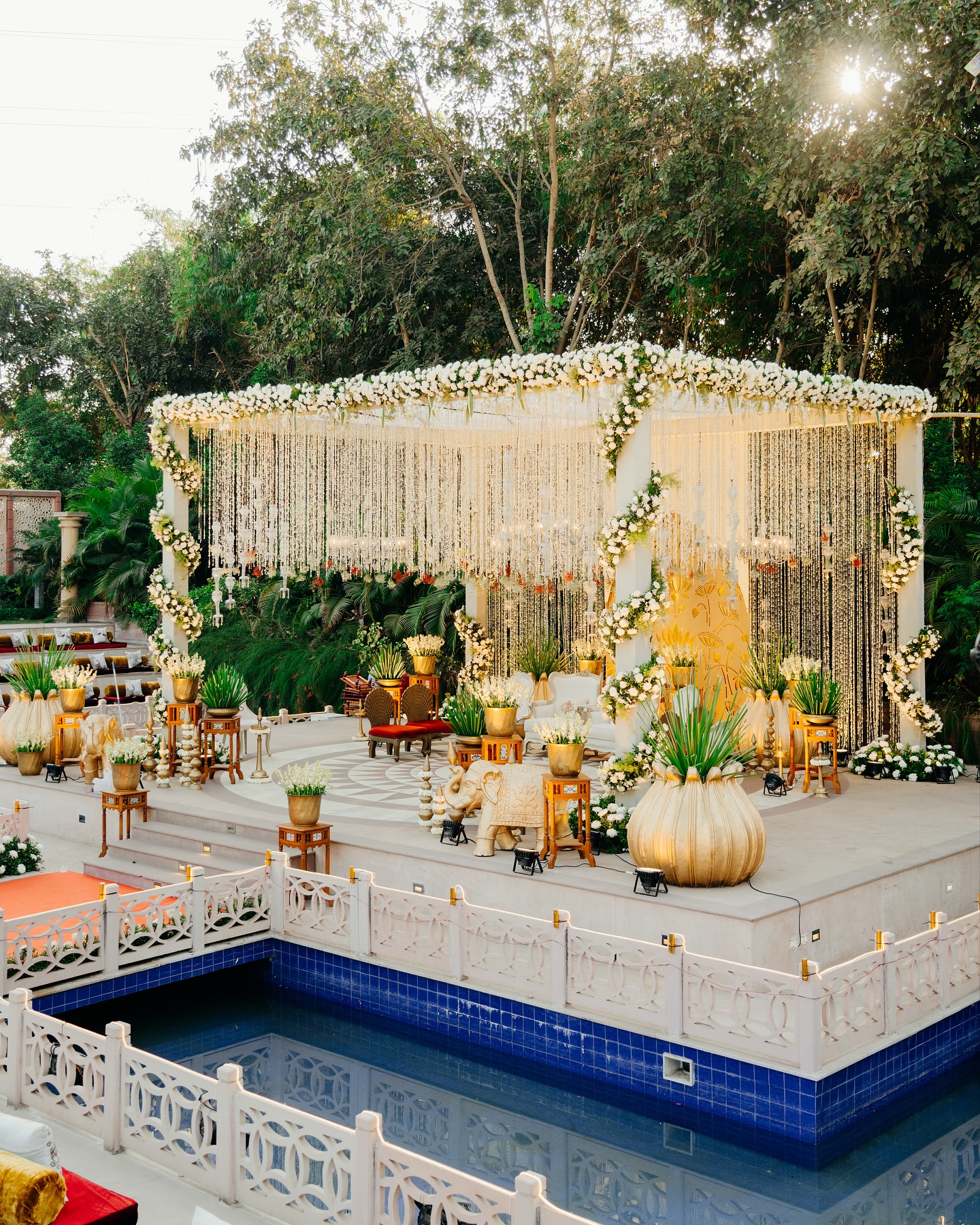 Shreya & Shyam |
Event Planner : @whitelilyevents
Venue: @kabir_hospitality
mua: @mohinis.makeupartistry