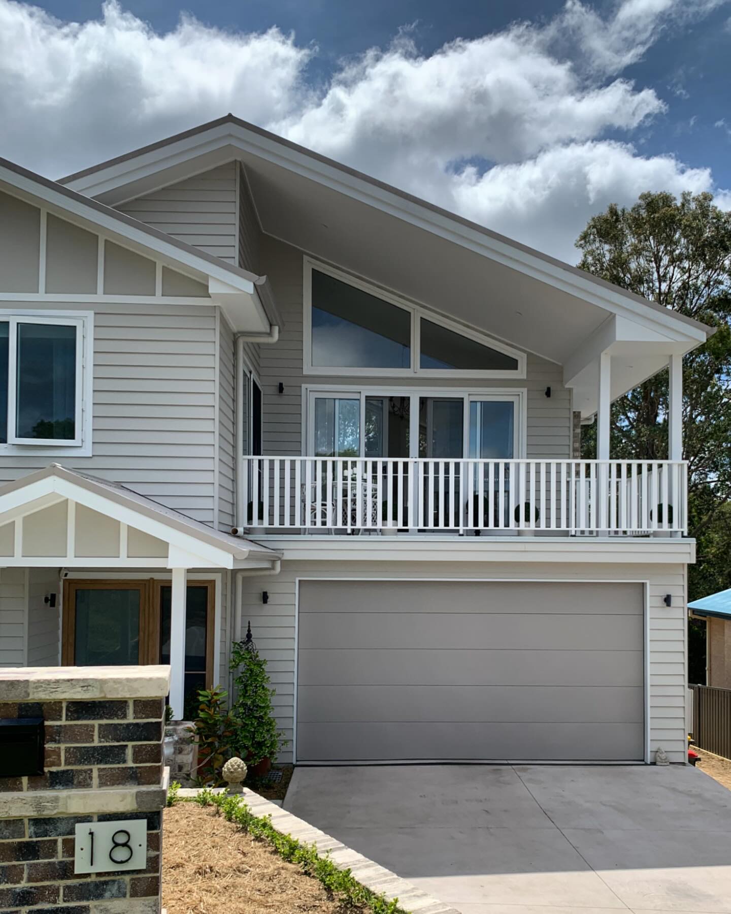 Beautiful hamptons style home completed.
#architect #southcoastarchitect #hamptonsstyle @solacecreations_doubleglazing