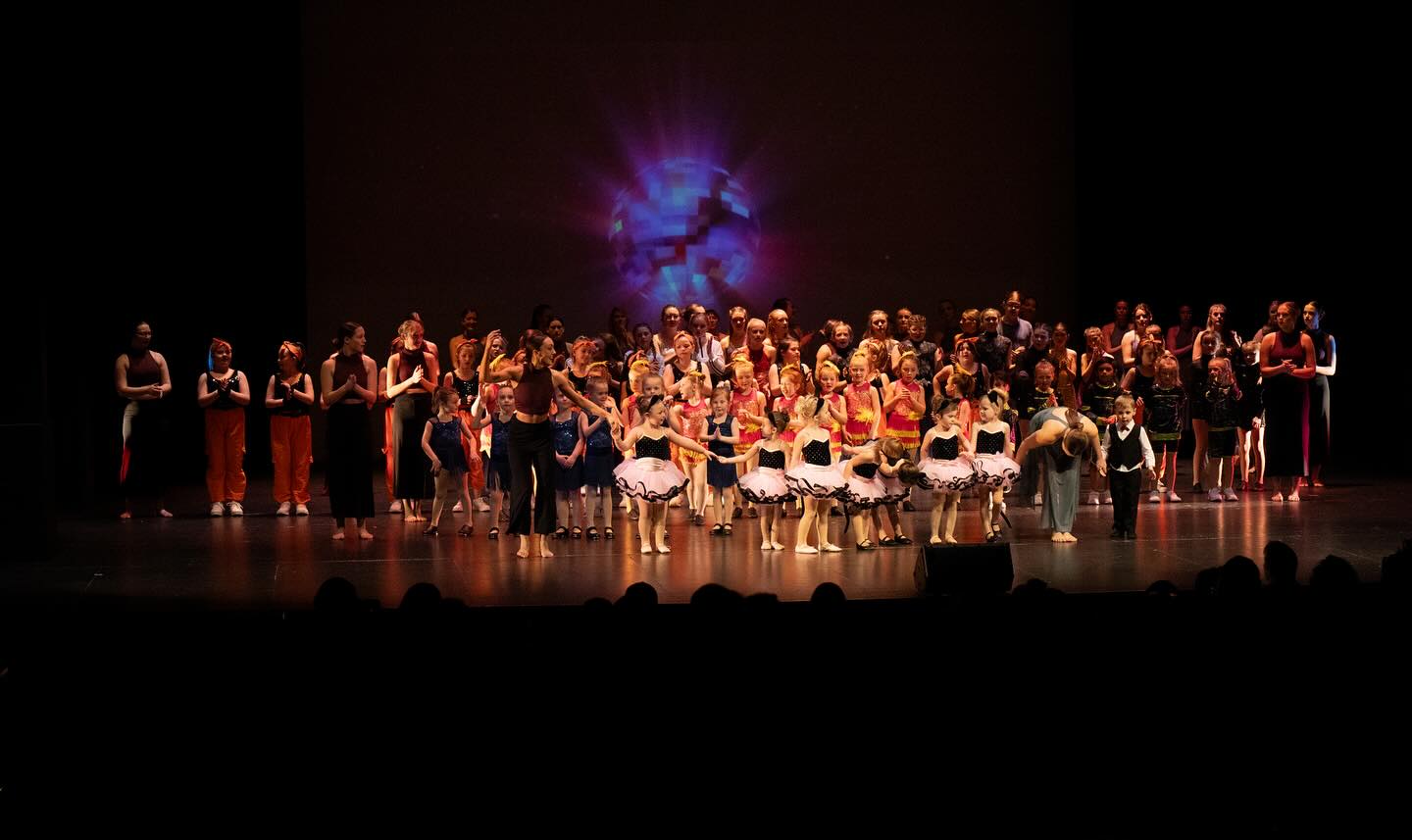 We are feeling extra grateful for our wonderful dance family! To each dancer, parent, and teacher who brings joy, passion and kindness to our studio- THANK YOU! 💜
Photos by @broom.patrick
#grateful #blessed #cadsdancer #dancefamily #dancelife #cadslife