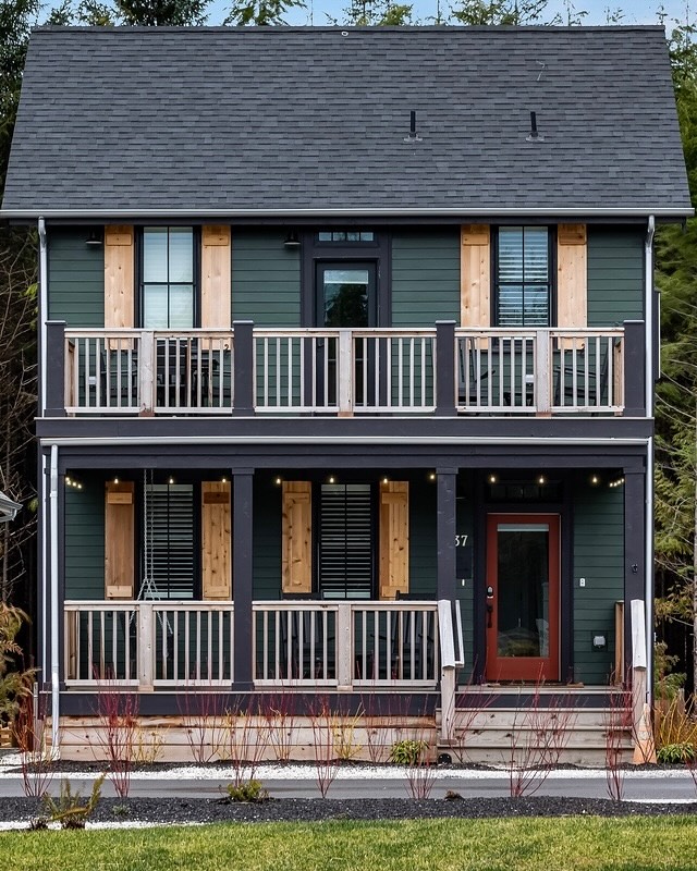 It’s the details that make all the difference 🫶 These homes come with cozy perks including bikes!
Our Pedal Package subscribers make it easy to go from front door to forest trail, town square, or beach in just a few pedals. No pickup. We deliver so you can just ride.
Swipe through to find your perfect stay - with wheels included.
Book you ride-ready Seabrook stay online @seabrookwa.
#seabrookwa #pnwadventures #bikelife #coastalgetaway #pnwlife